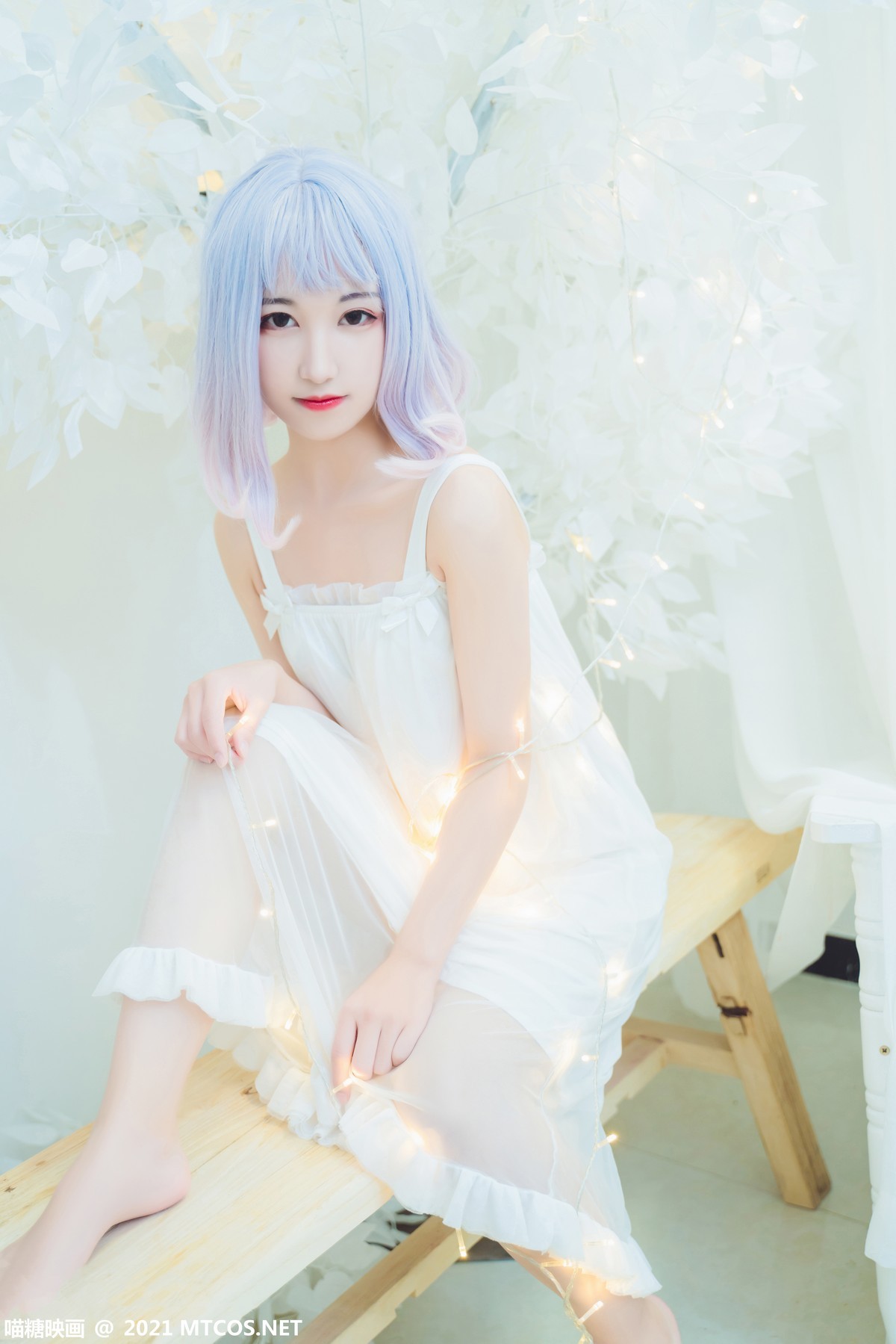 jpxgmn.cc[喵糖映画]Vol.411_白纱裙美少女私房小灯下性感薄纱透视秀美腿迷人诱惑写真38P