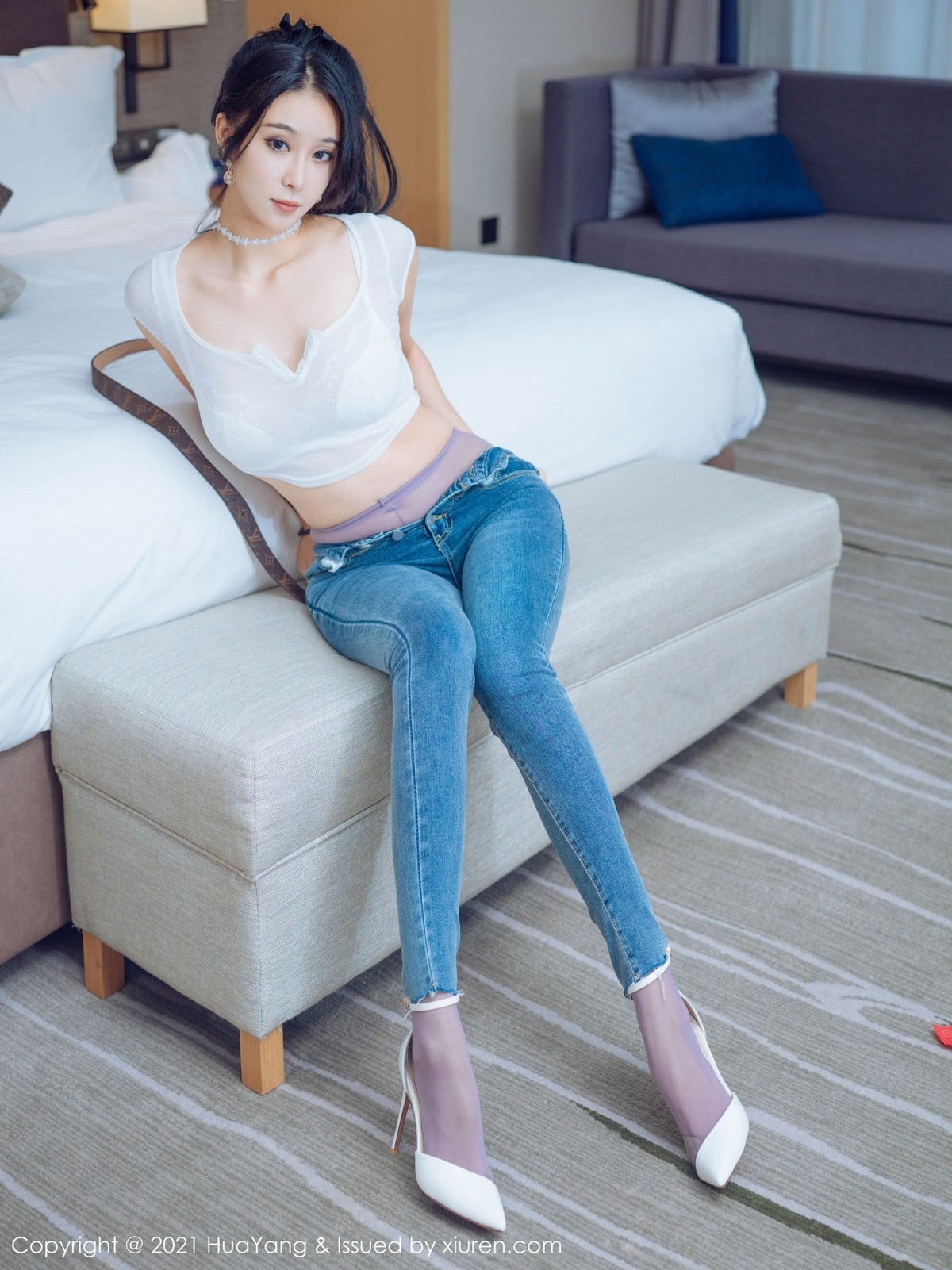 jpxgmn.cc[HuaYang花漾]Vol.405_嫩模蓝夏Akasha私房脱牛仔裤露粉丝裤袜蕾丝内衣诱惑写真56P