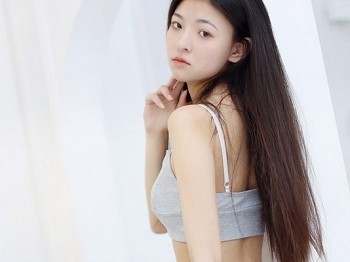 Vol.497_嫩模Laura苏雨彤私人性感运动内衣半脱露蜜桃臀撩人骚扰写真35P
