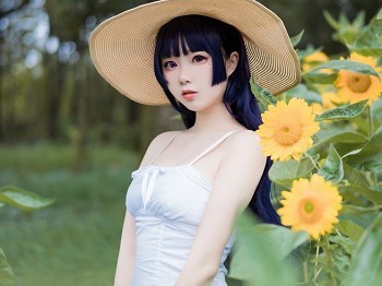 Vol.414_草帽美少女户外花园性感白色吊带连身裙秀美腿迷人写真37P