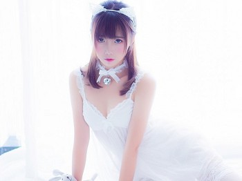 Vol.415_白裙少女私人性感吊裙配白色蕾丝袜秀完美身材性感迷人写真30P