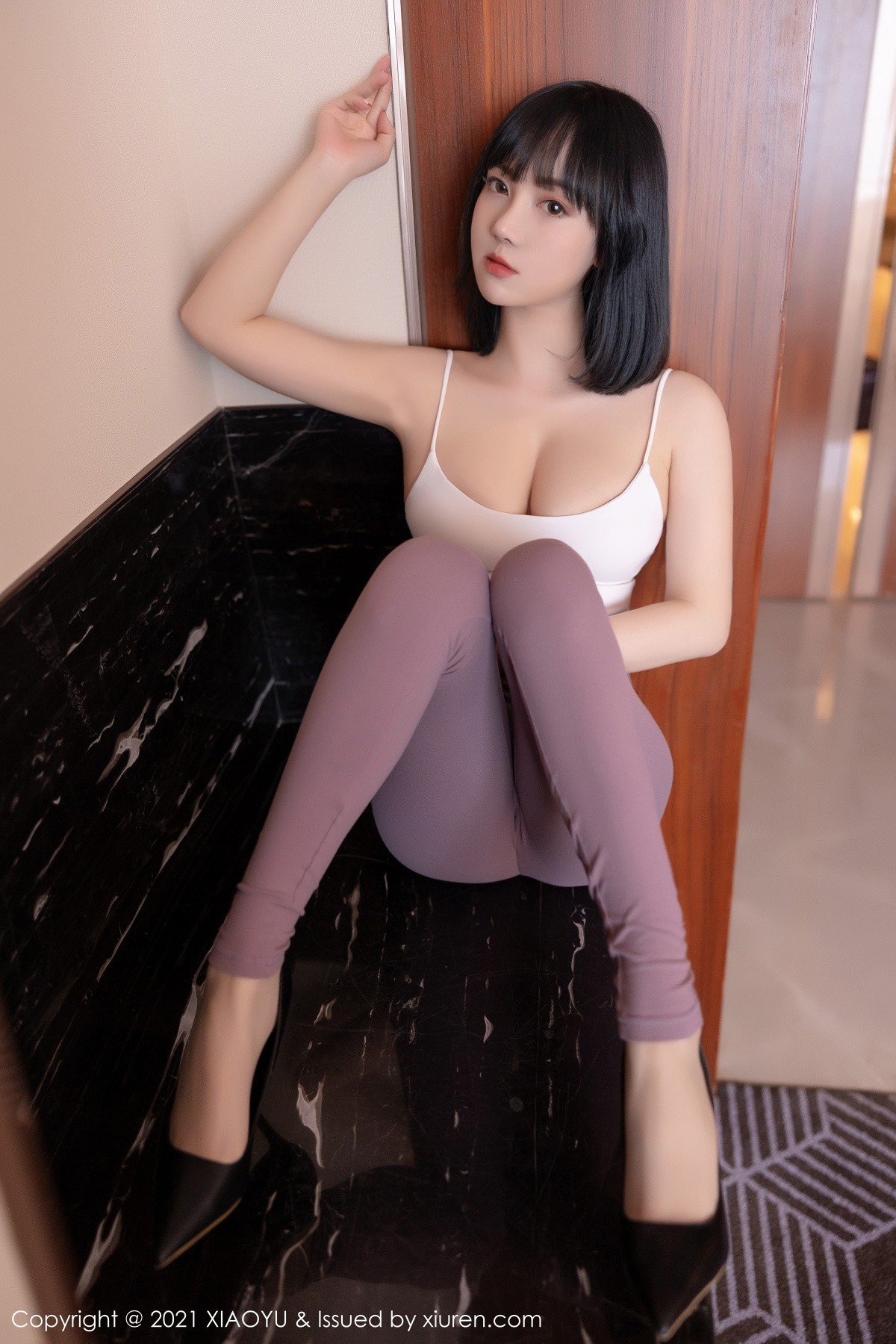 jpxgmn.cc[XiaoYu画语界]Vol.547_嫩模豆瓣酱私房半脱露无内肉丝裤袜秀翘臀撩人诱惑写真41P