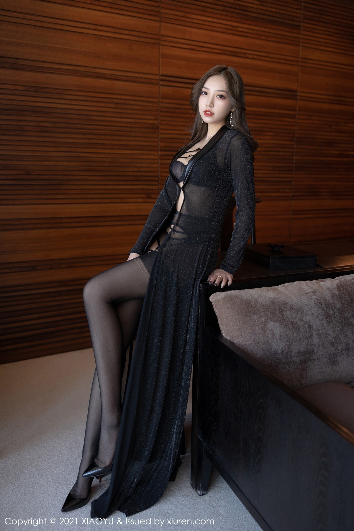 jpxgmn.cc[XiaoYu画语界]Vol.549_嫩模郑颖姗青岛旅拍私房黑色薄纱配黑丝吊袜撩人魅惑写真76P