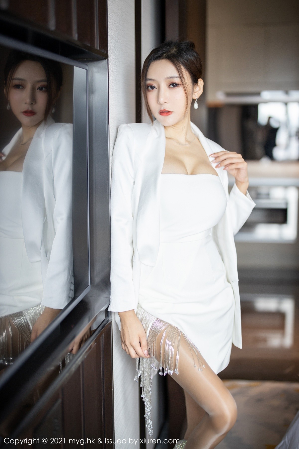 jpxgmn.cc[MyGirl美媛馆]Vol.541_女神王馨瑶yanni江浙沪旅拍抹胸服饰秀丰盈雪峰迷人诱惑写真57P