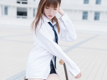 Vol.432_白衬衫美少女户外凳子上性感牛仔短裙秀白皙美腿骚扰写真47P