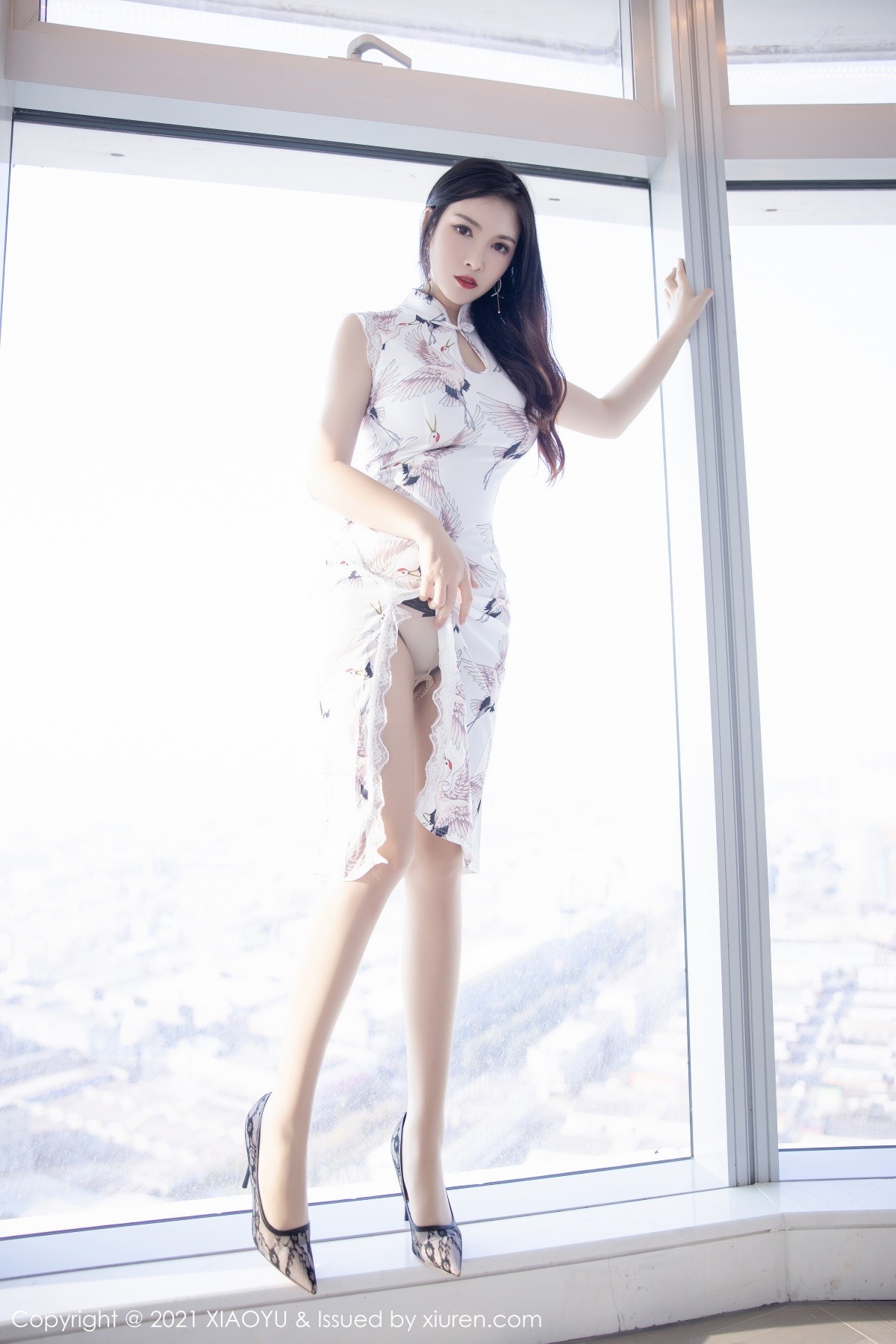 Jpxgyw.com[XiaoYu画语界]Vol.558_模特乔漫妮mina私房浪漫韵味旗袍半脱露豪乳惹火诱惑写真65P