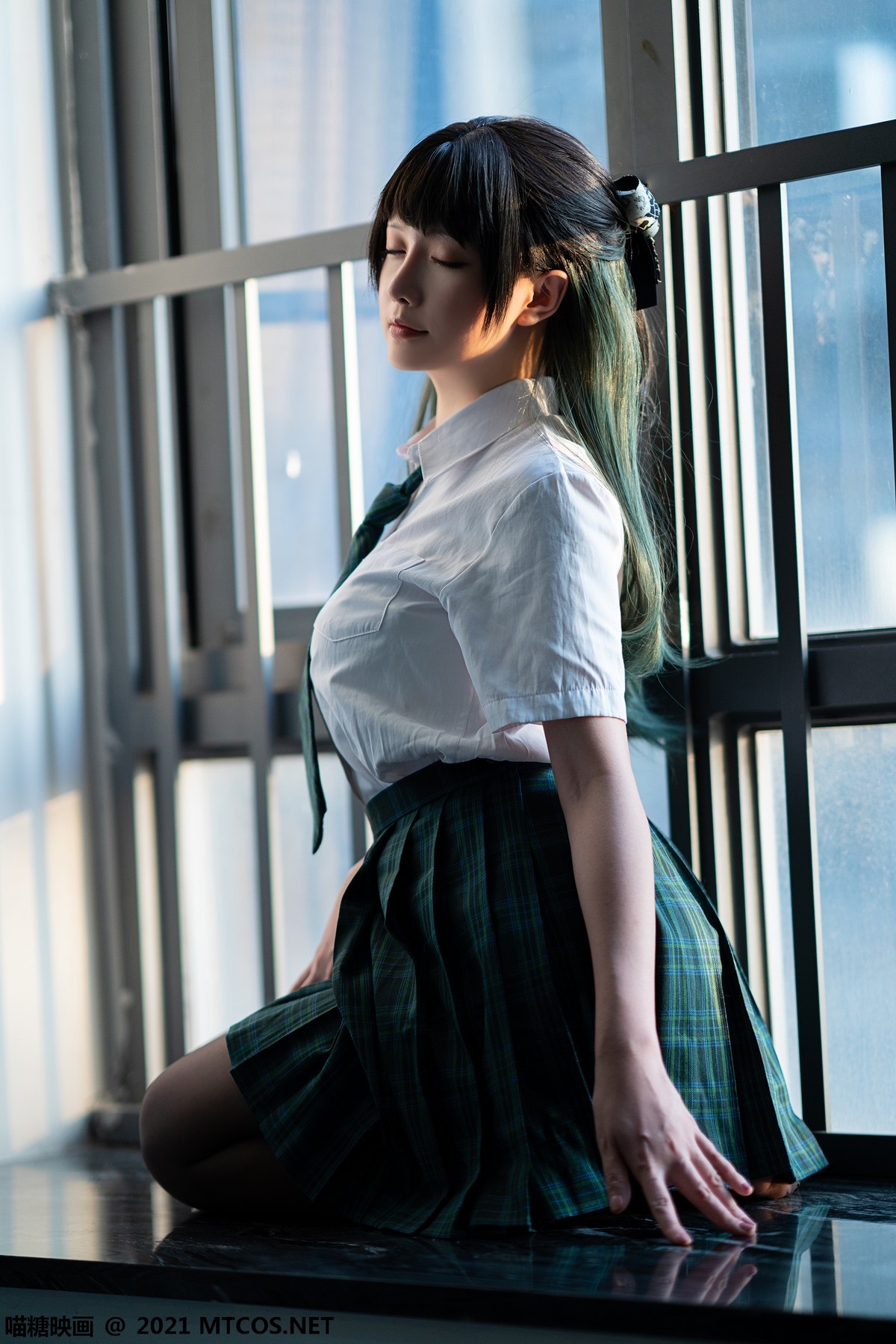 Jpxgyw.com[喵糖映画]Vol.435_JK制服美少女私房绿色短裙配超薄黑丝裤袜秀美腿诱惑写真20P