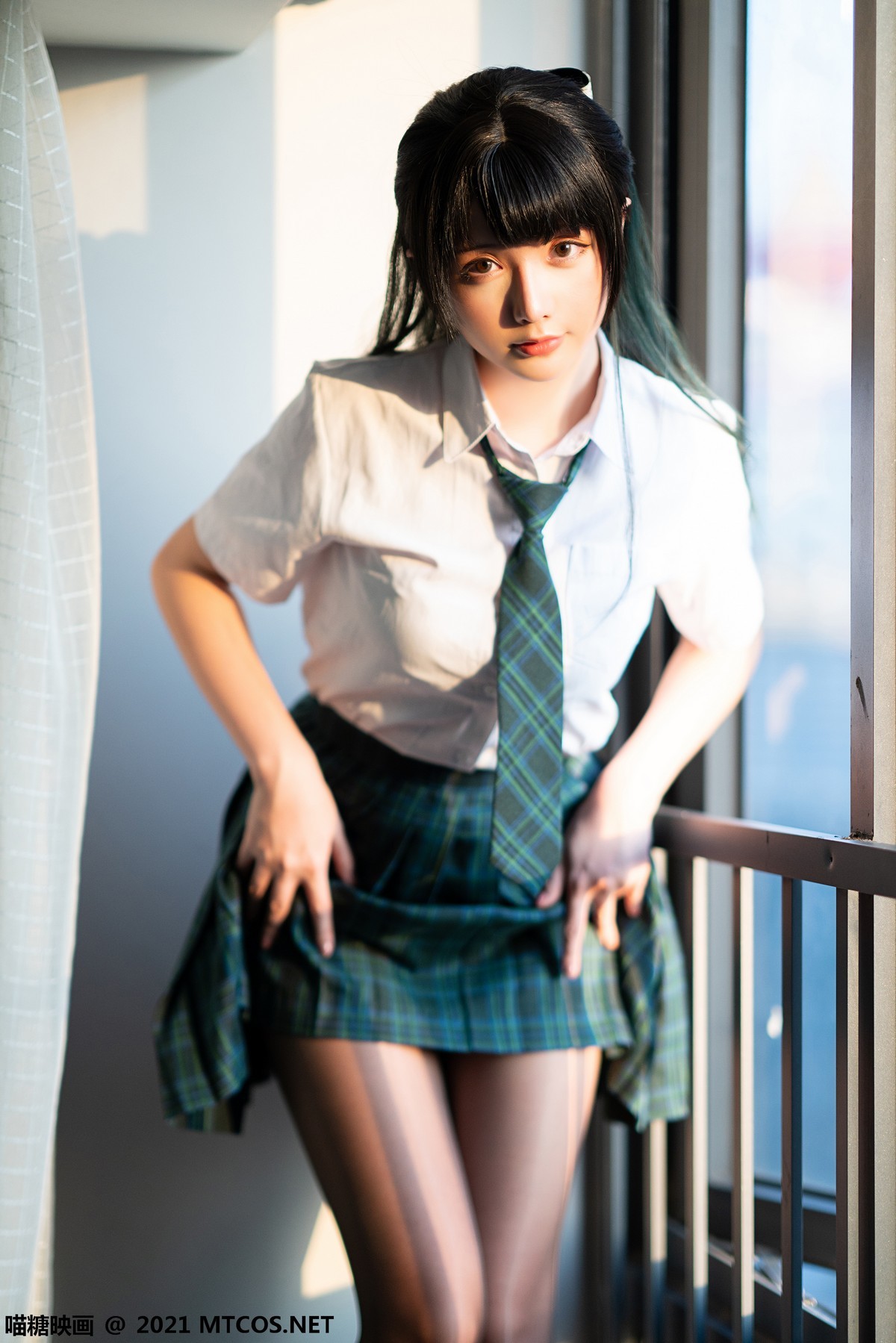 Jpxgyw.com[喵糖映画]Vol.435_JK制服美少女私房绿色短裙配超薄黑丝裤袜秀美腿诱惑写真20P