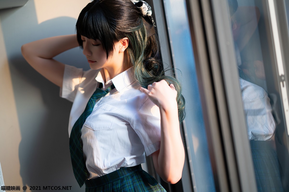 Jpxgyw.com[喵糖映画]Vol.435_JK制服美少女私房绿色短裙配超薄黑丝裤袜秀美腿诱惑写真20P
