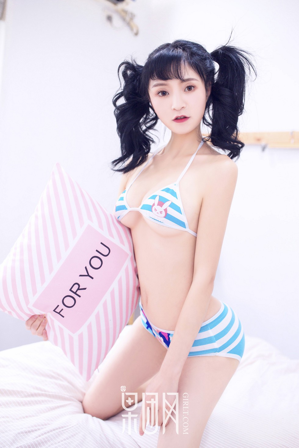Jpxgyw.com[GIRLT果团网]NO.129_嫩模蘑菇居家床上卡通三点式内衣秀完美身材甜美迷人写真50P