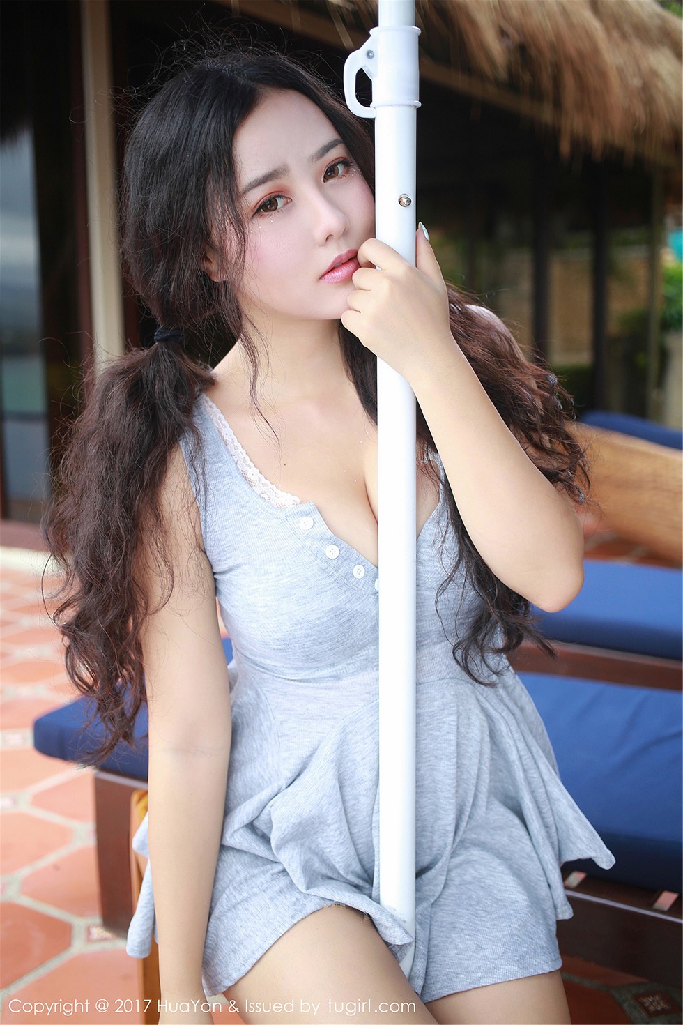 Jpxgyw.com[HuaYan花の颜]Vol.039_嫩模Manuela玛鲁娜长滩岛旅拍灰色丁字裤半脱秀翘臀诱惑写真33P