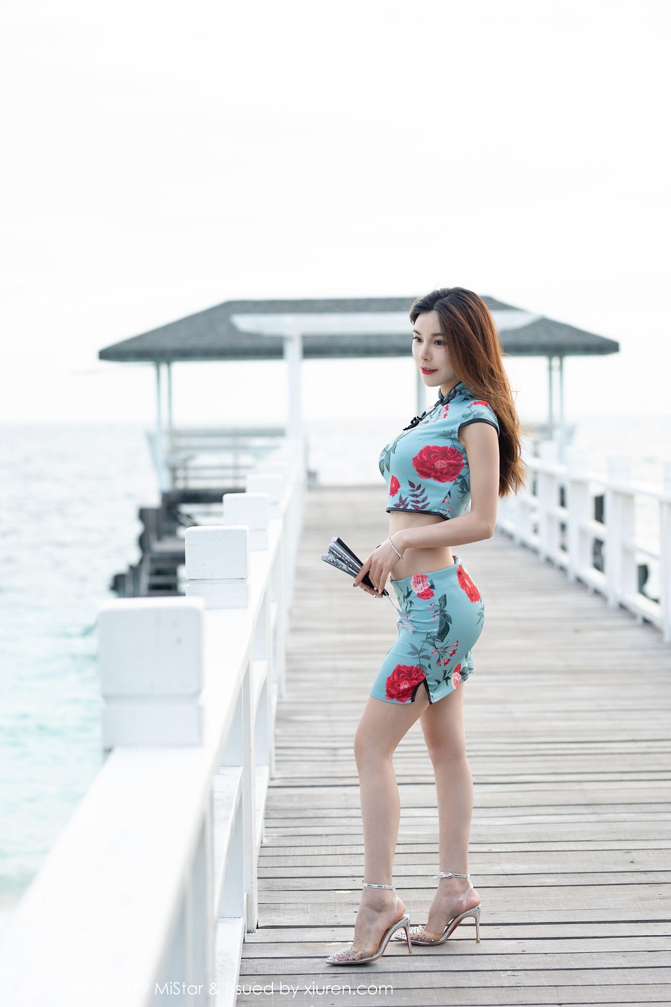 Jpxgyw.com[MiStar魅妍社]Vol.306_嫩模沈佳熹仙本那旅拍户外华丽古韵旗袍装扮性感写真40P