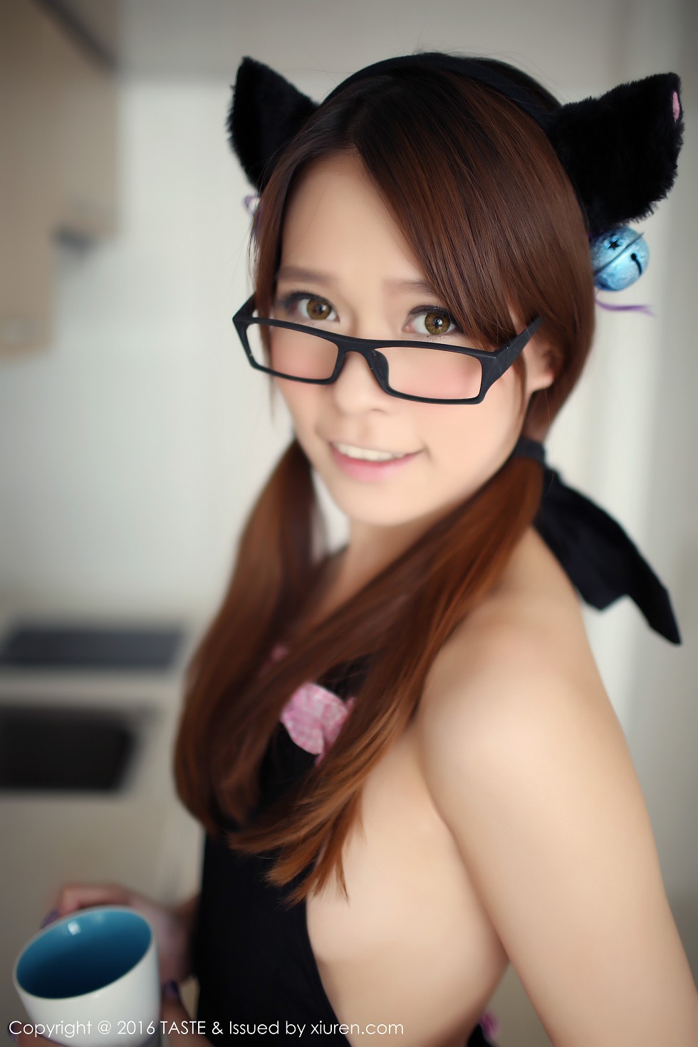 Jpxgyw.com[Taste顽味生活]Vol.005_嫩模Carol酱性感兔女郎黑色女仆装居家写真61P