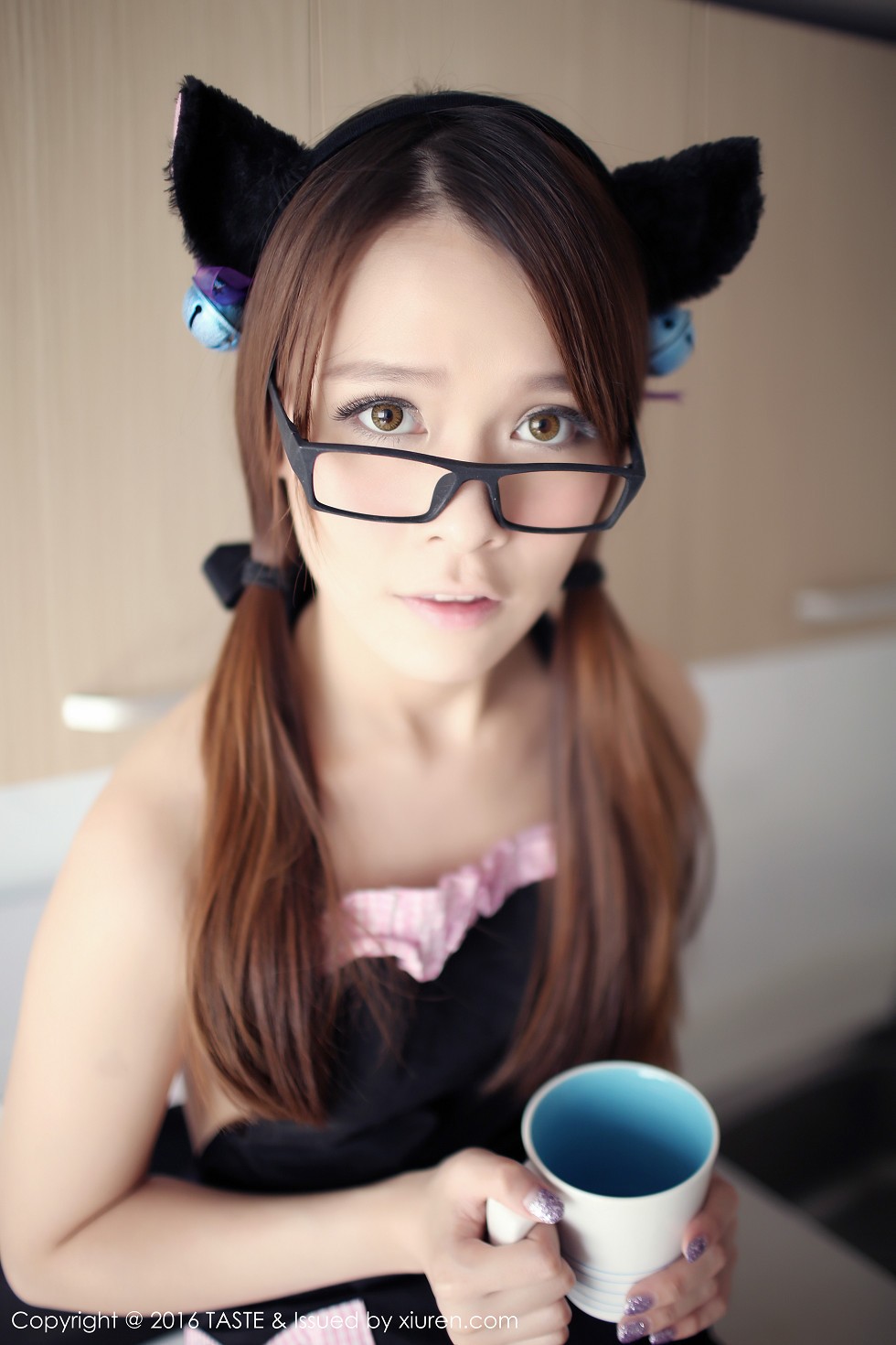 Jpxgyw.com[Taste顽味生活]Vol.005_嫩模Carol酱性感兔女郎黑色女仆装居家写真61P