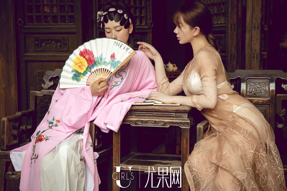 Jpxgyw.com[Ugirls尤果网]T037_嫩模苏小曼&方子萱私房床上性感姐妹花古典味撩人诱惑写真65P