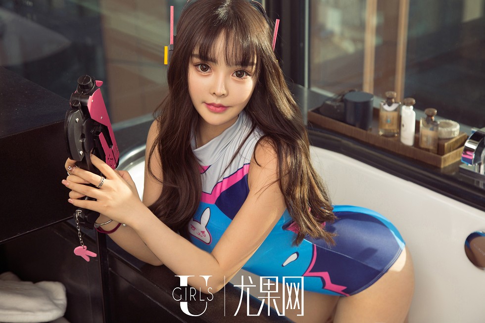 Jpxgyw.com[Ugirls尤果网]U397_嫩模Wendy私房机甲美女套装+性感白色比基尼完美爆乳诱惑写真62P