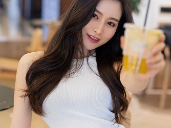Vol.610_气息青春美女Vanessa职场OL主题私人半脱露镂空内衣迷人骚扰写真59P