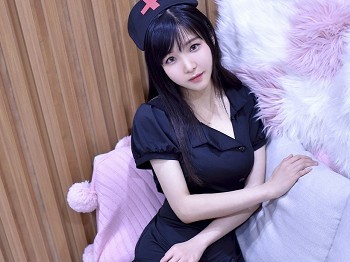 Vol.440_护士小青春美女私人性感青色连身裙配超薄黑色丝袜裤袜秀美腿骚扰写真20P
