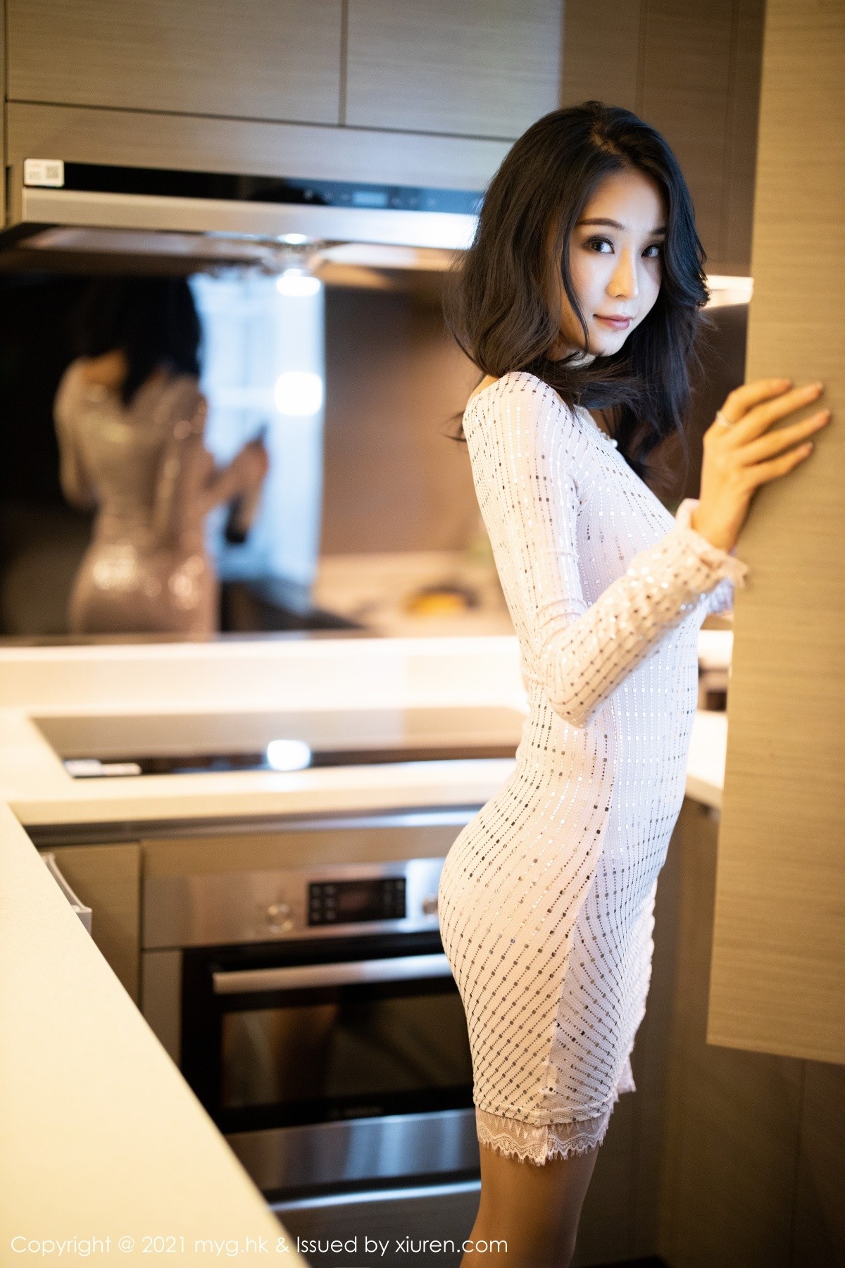 Jpxgyw.com_[MyGirl美媛馆]Vol.550_模特蓝夏Akasha江浙沪旅拍耀眼连身裙配肉丝裤袜迷人诱惑写真48P