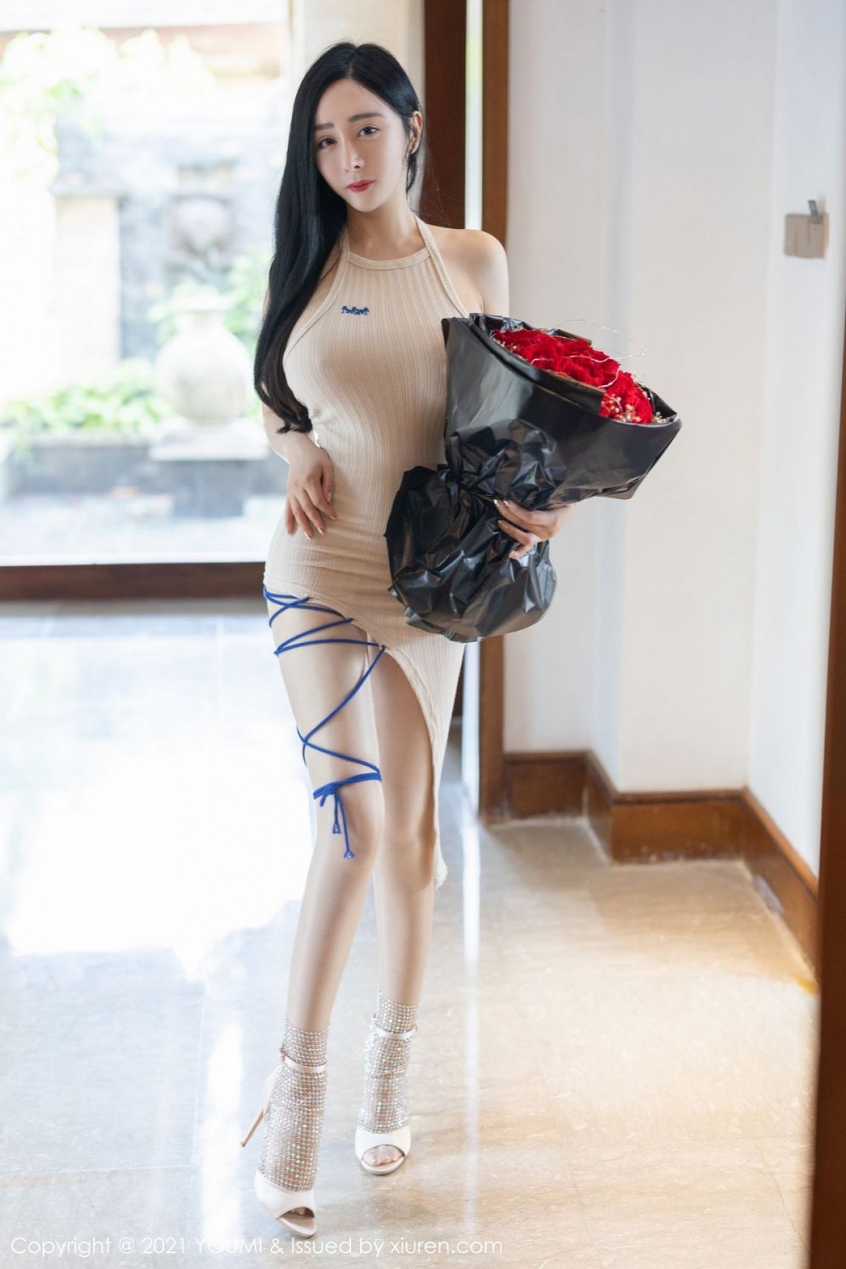Jpxgyw.com_[YouMi尤蜜荟]Vol.664_模特允爾西双版纳旅拍连身裙配无内肉丝秀豪乳翘臀诱惑写真54P