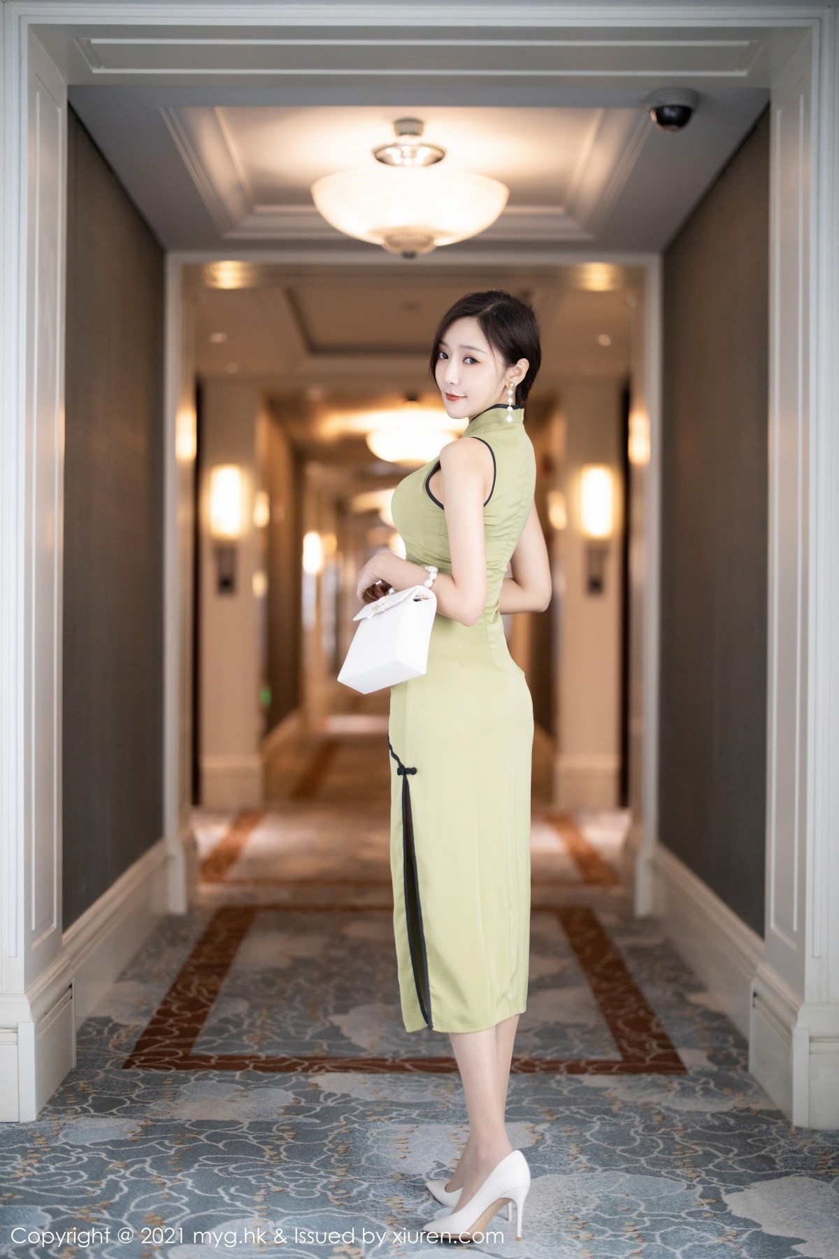 Jpxgyw.com_[MyGirl美媛馆]Vol.551_女神王馨瑶yanni江浙沪旅拍脱古韵旗袍露性感内衣迷人诱惑写真76P