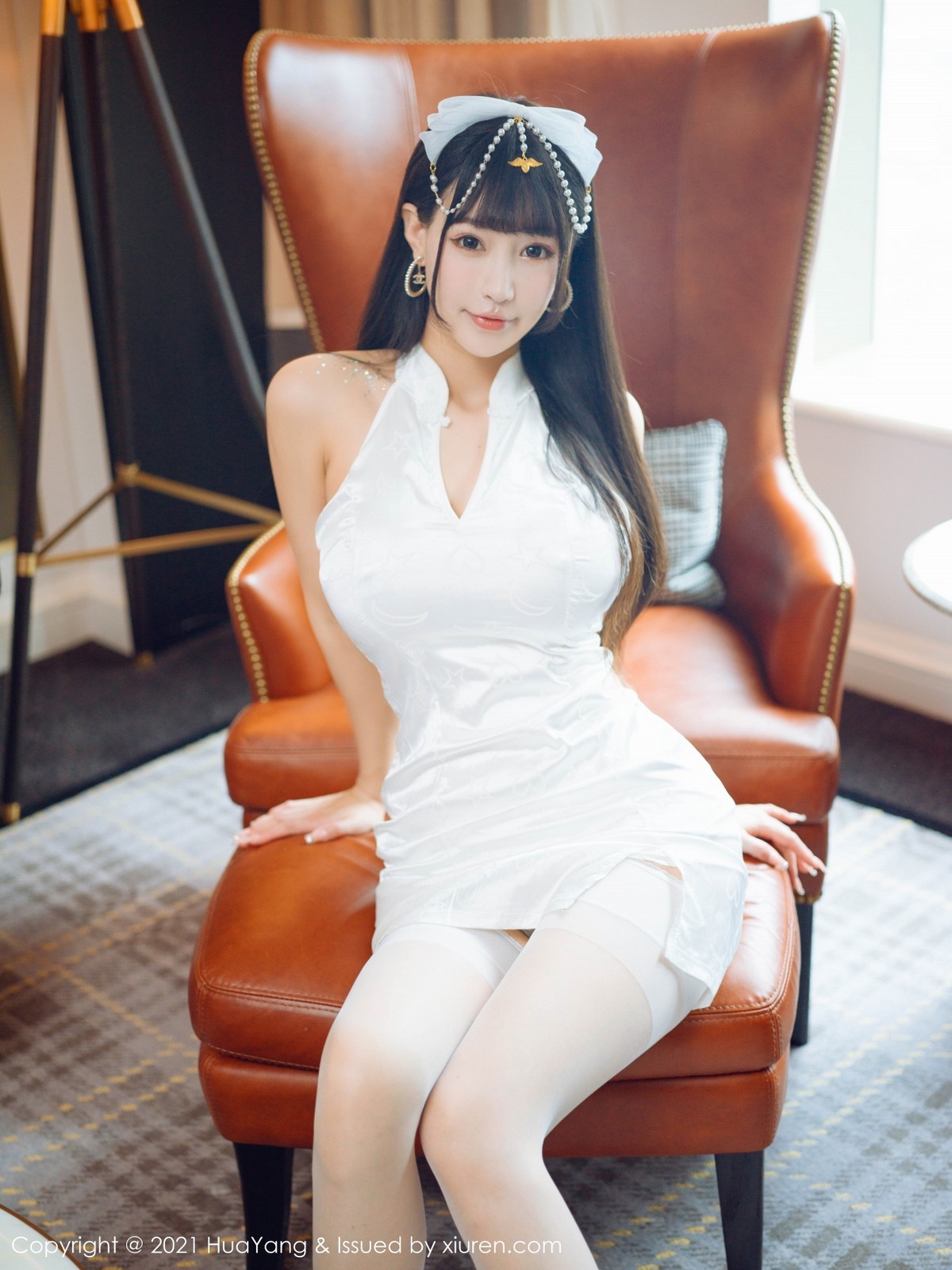 Jpxgyw.com_[HuaYang花漾]Vol.426_女神朱可儿Flower澳门旅拍真空旗袍配白丝吊袜极致诱惑写真54P