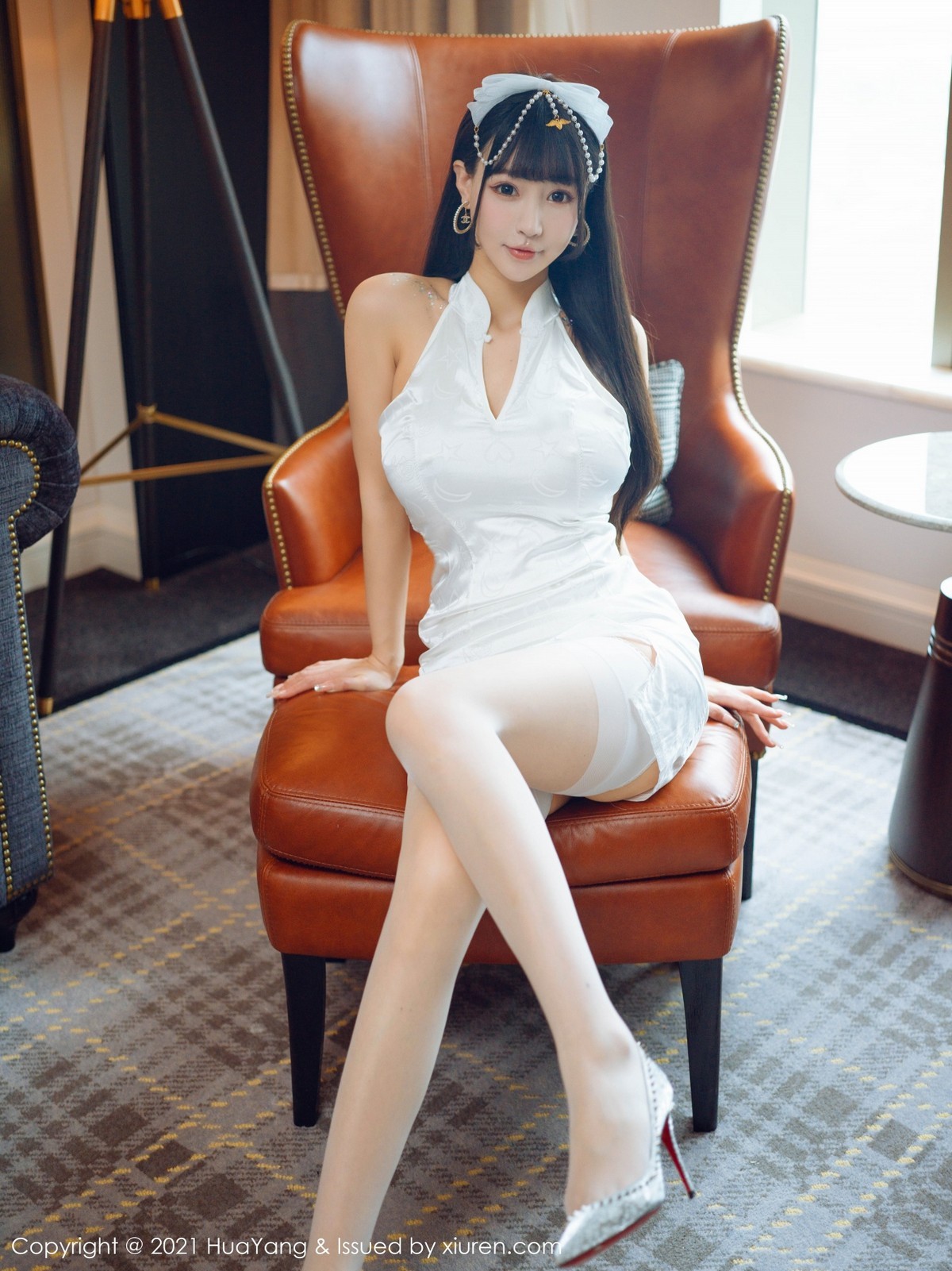 Jpxgyw.com_[HuaYang花漾]Vol.426_女神朱可儿Flower澳门旅拍真空旗袍配白丝吊袜极致诱惑写真54P