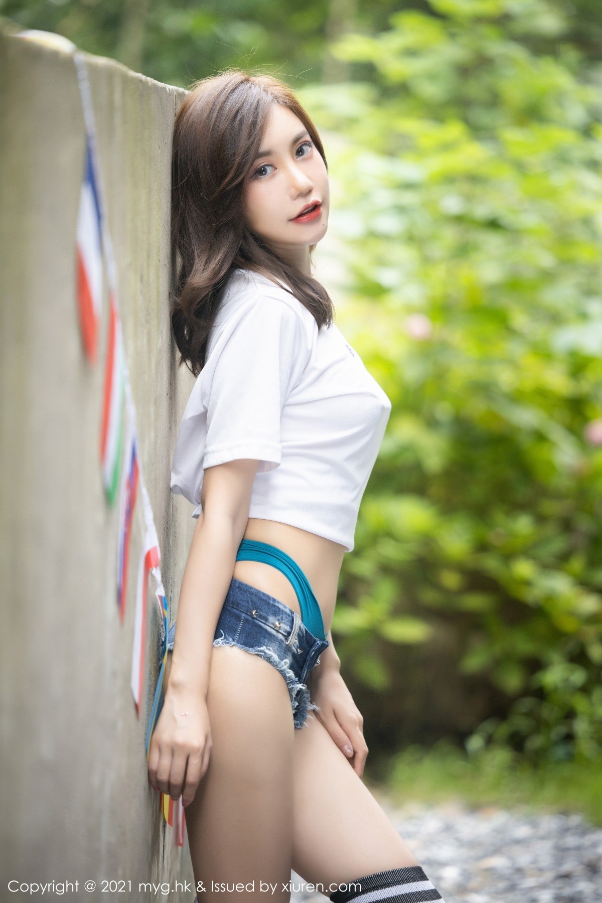 Jpxgyw.com_[MyGirl美媛馆]Vol.553_女神绮里嘉Carina江浙沪旅拍足球宝贝主题半脱露豪乳诱惑写真90P
