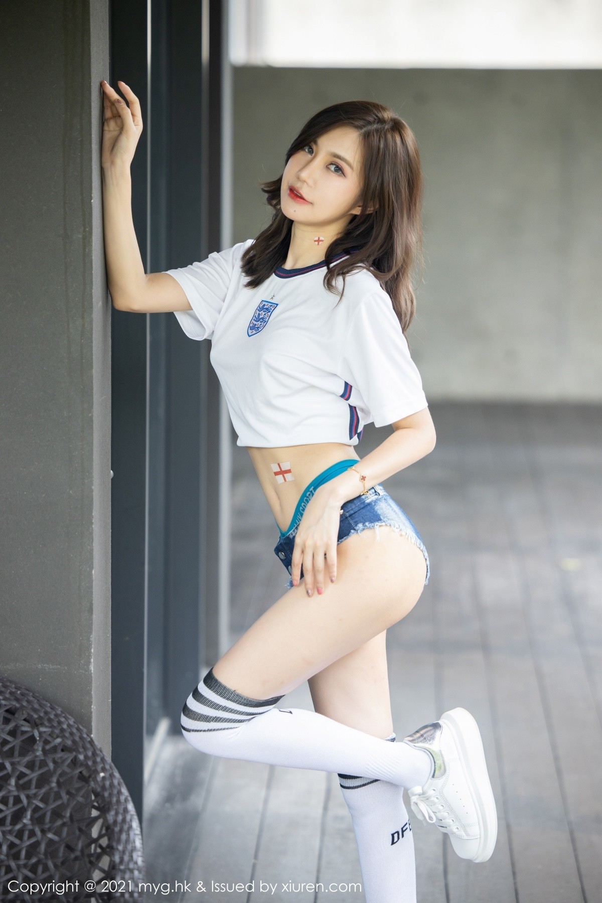 Jpxgyw.com_[MyGirl美媛馆]Vol.553_女神绮里嘉Carina江浙沪旅拍足球宝贝主题半脱露豪乳诱惑写真90P