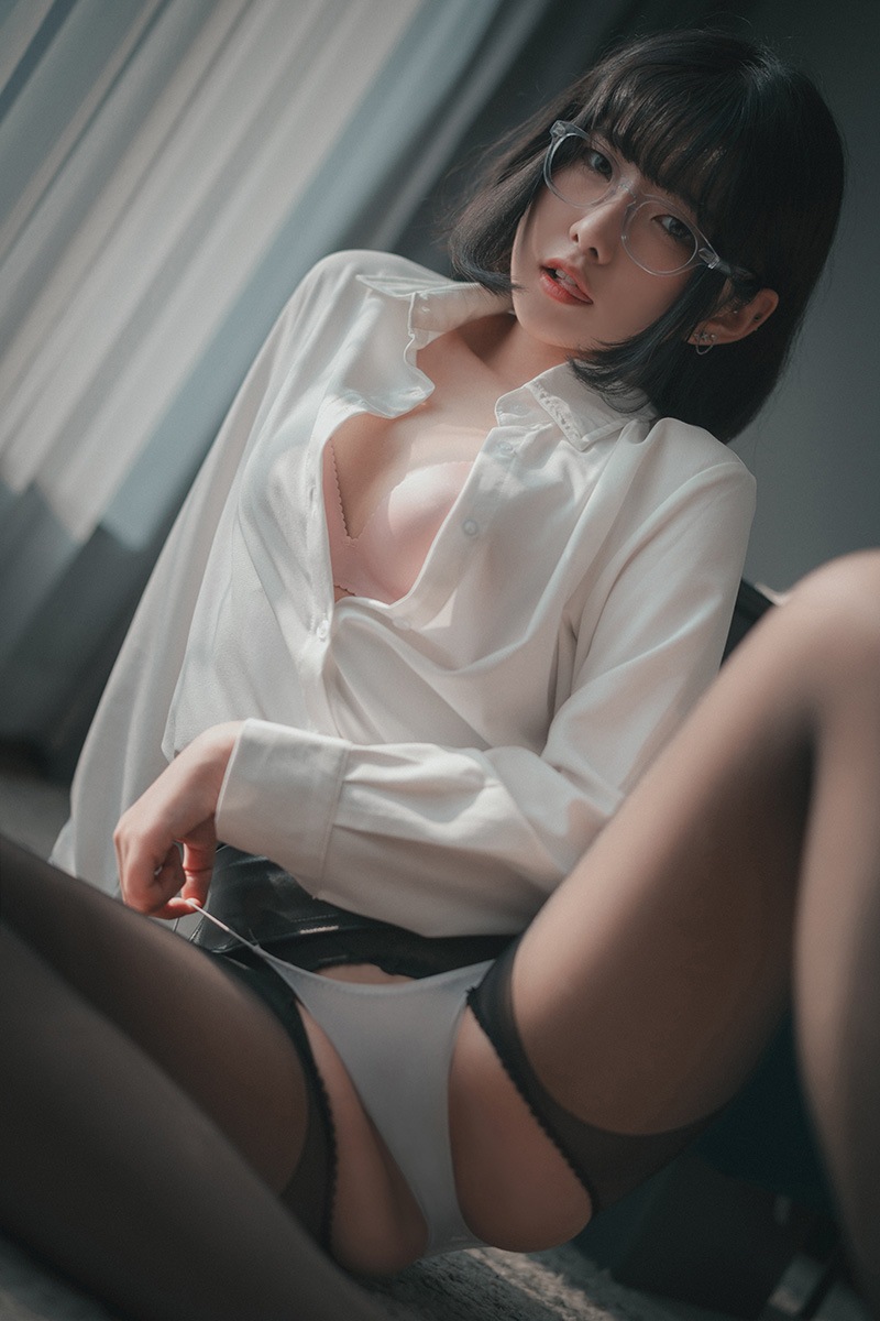 韩国美女Sonson黑丝翘臀让人目不转晴(图30)