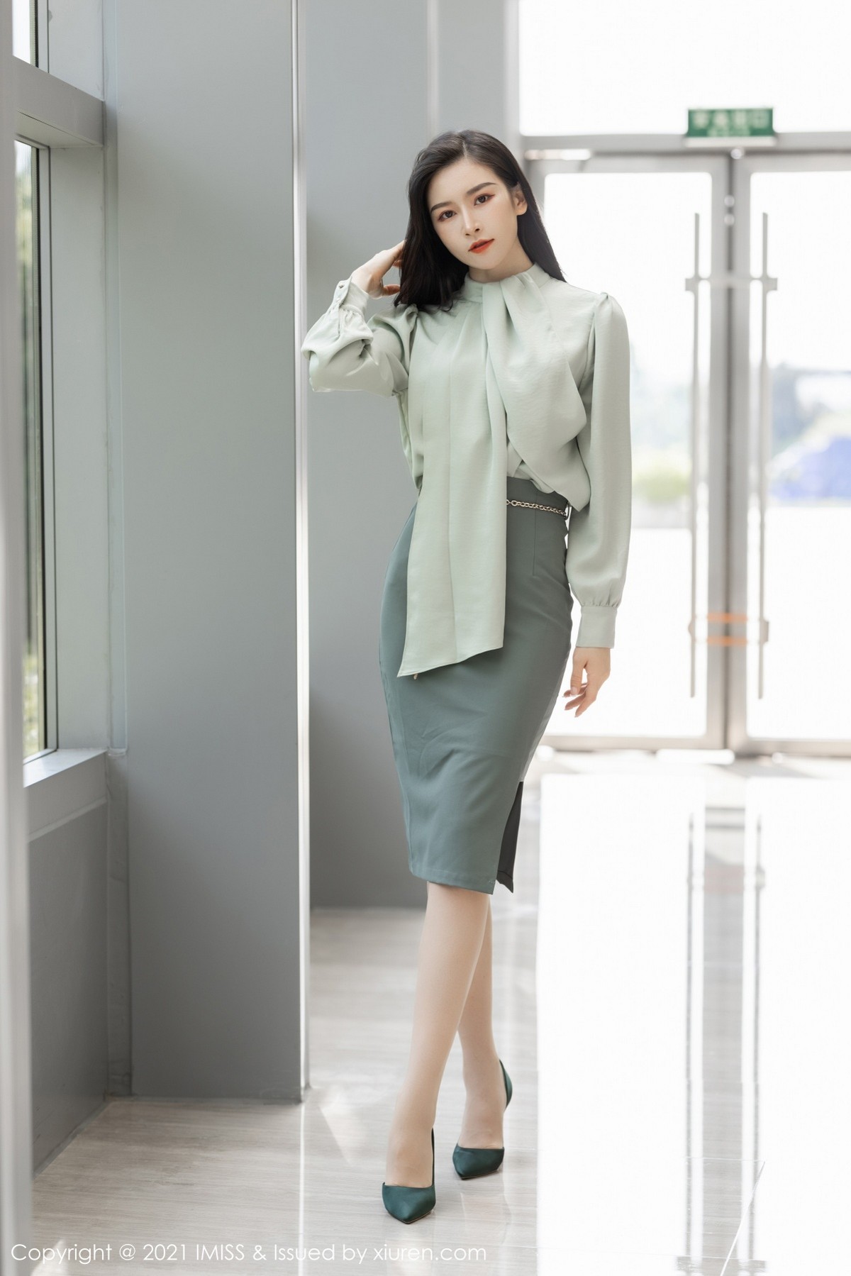 Jpxgyw.com_[IMISS爱蜜社]Vol.617_气质美女Vanessa床上脱优雅服饰露性感白色内衣迷人诱惑写真62P