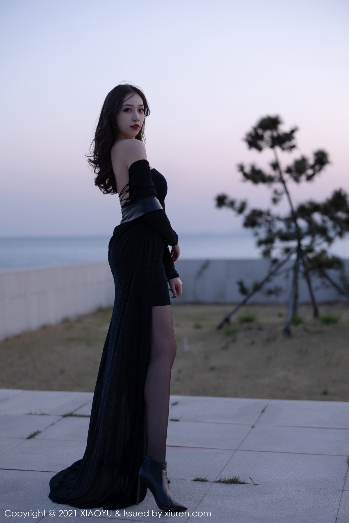 Jpxgyw.com_[XiaoYu画语界]Vol.580_模特郑颖姗青岛旅拍私房超薄黑丝裤袜秀翘臀美腿诱惑写真75P