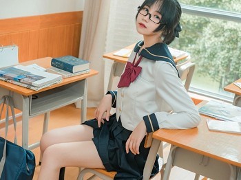 Vol.459_JK工作服学妹教室里黑色百褶裙配黑色丝袜腿袜秀白皙美腿骚扰写真29P