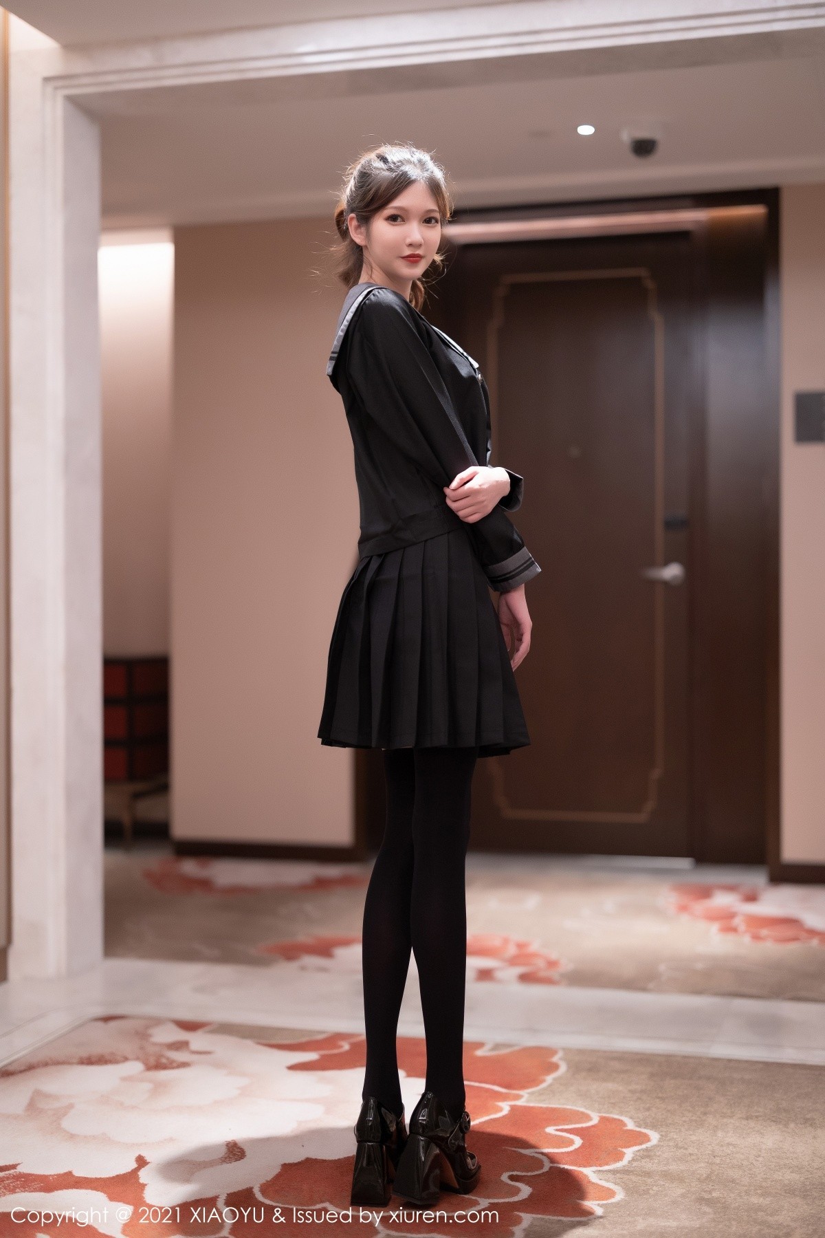 Jpxgyw.com_[XiaoYu画语界]Vol.591_模特程程程-学院风制服半脱露性感内衣配黑丝袜迷人诱惑写真57P
