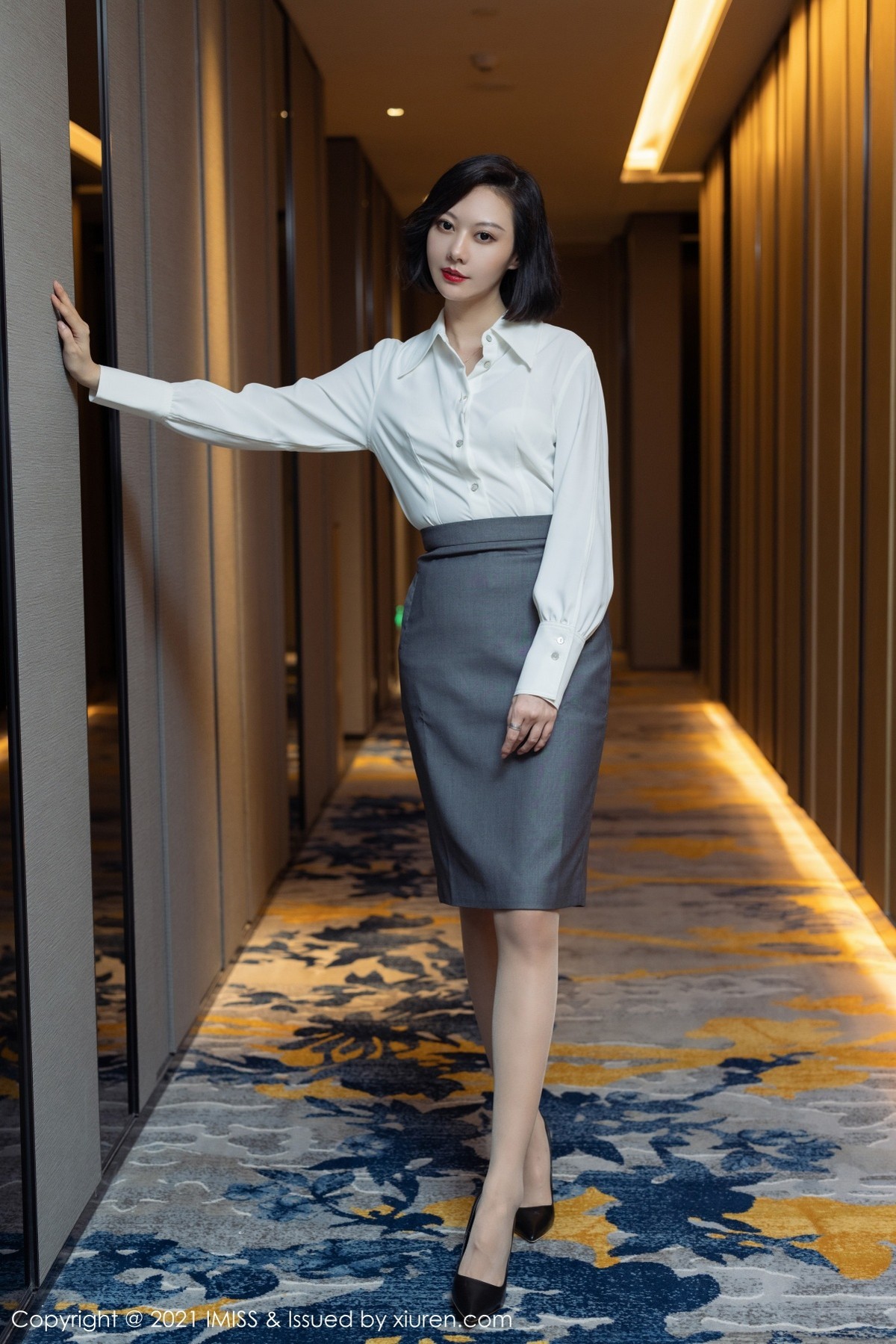 Jpxgyw.com_[IMISS爱蜜社]Vol.623_气质美女艺轩私房浴室半脱露洁白衬衫配蕾丝内衣完美诱惑写真82P