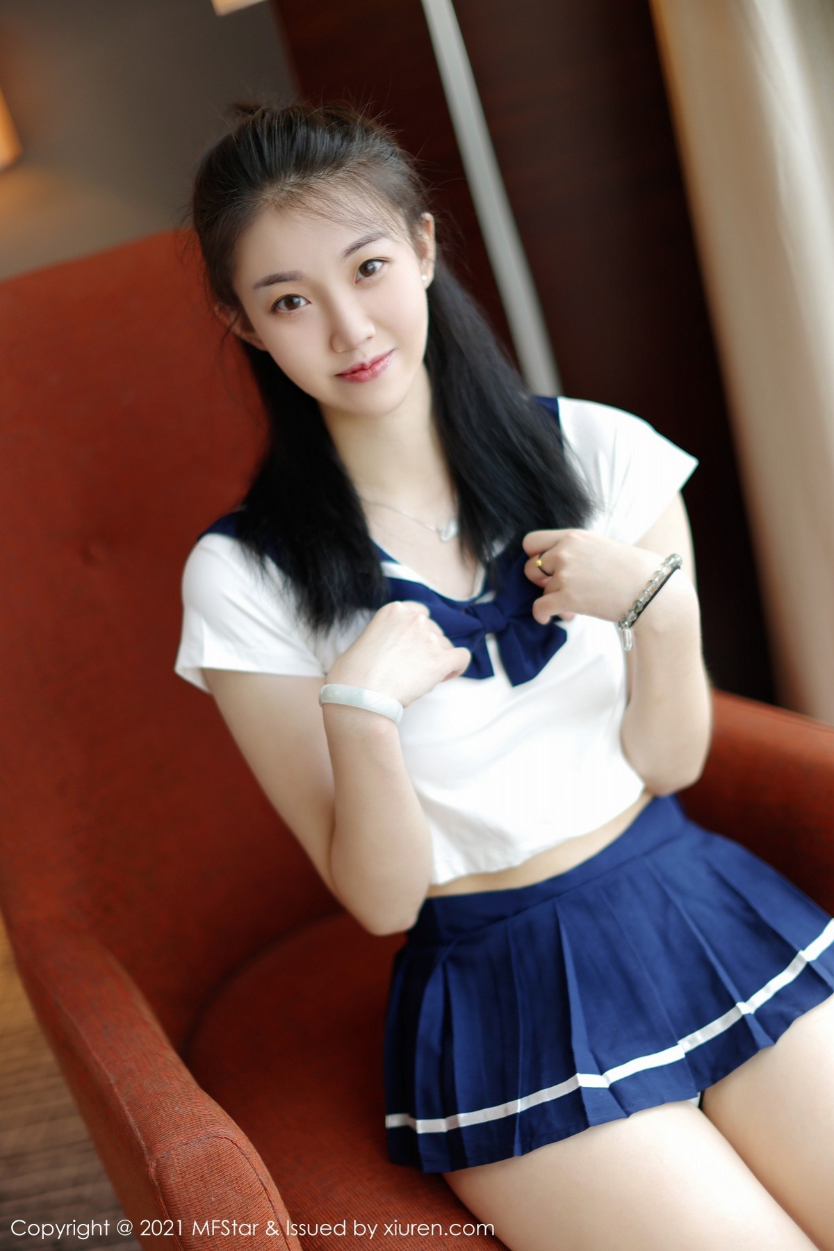 Jpxgyw.com_[MFStar模范学院]Vol.526_模特一颗甜蛋黄a私房性感JK制服半脱秀翘臀美腿诱惑写真50P