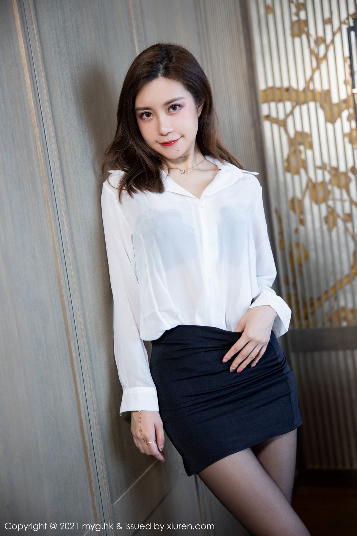 Jpxgyw.com_[MyGirl美媛馆]Vol.575_女神绮里嘉Carina杭州旅拍浴室黑白职业装配黑丝裤袜诱惑写真66P