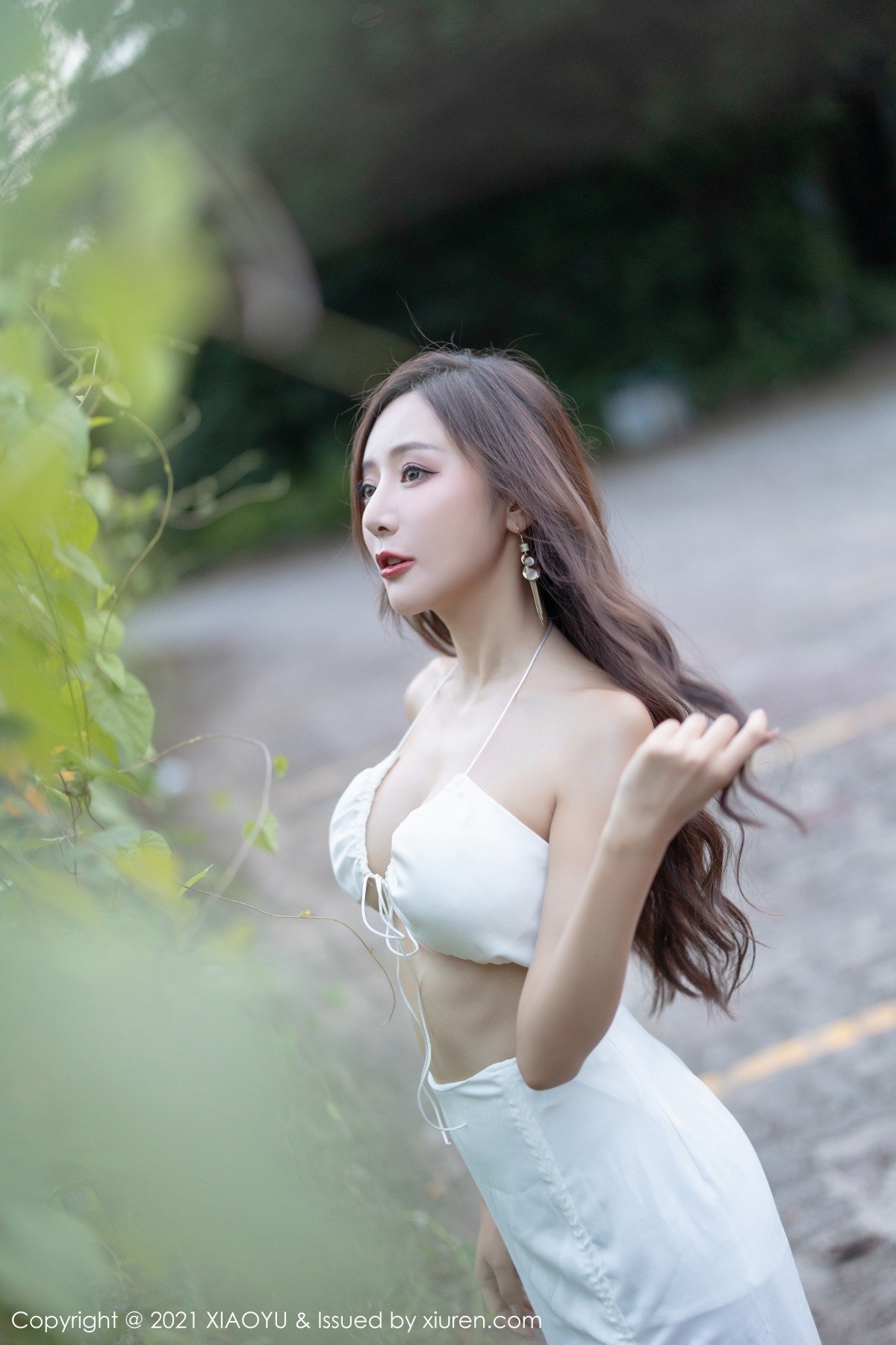 Jpxgyw.com_[XiaoYu画语界]Vol.600_女神王馨瑶yanni户外清凉装扮+私房黑色镂空内衣撩人诱惑写真70P