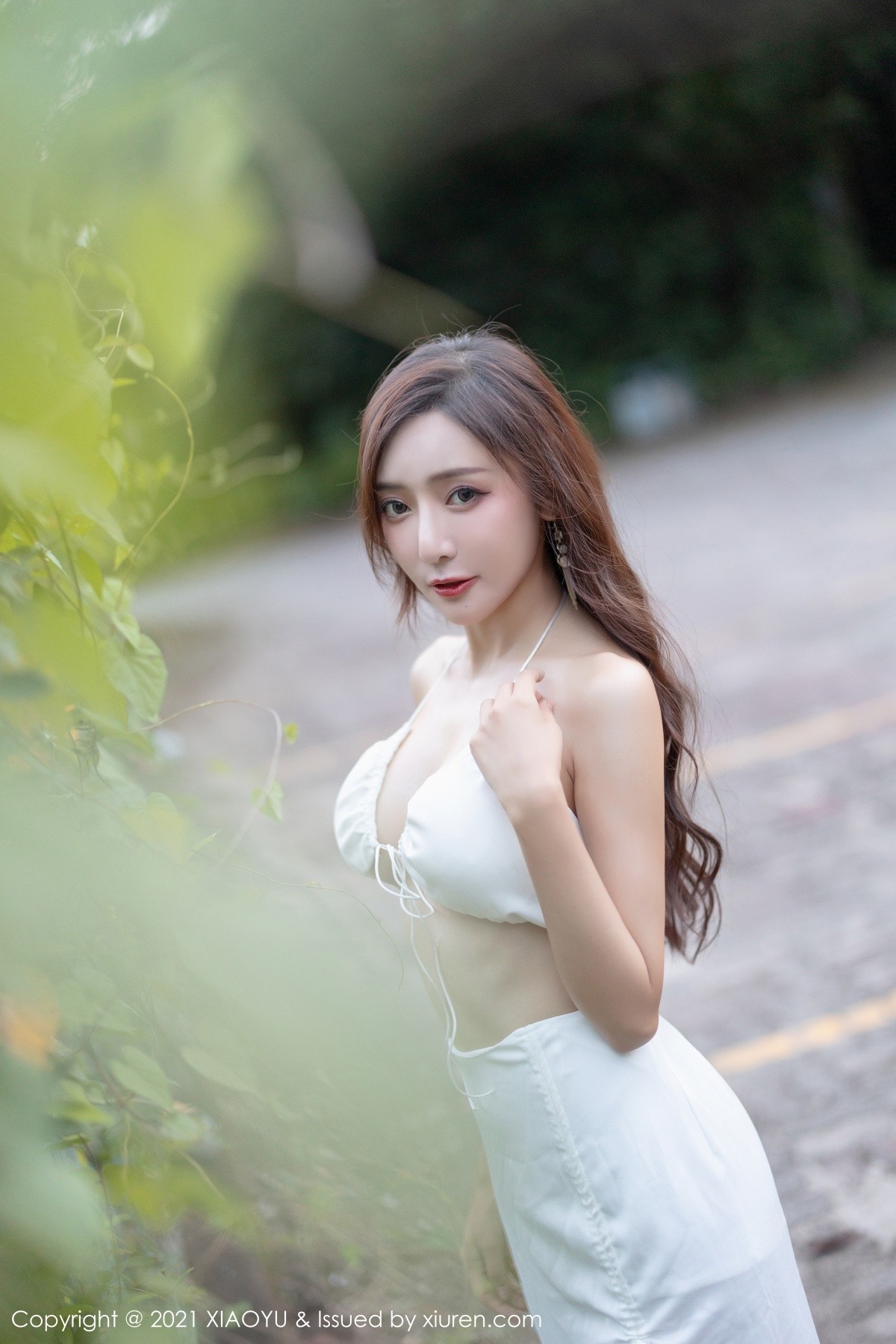 Jpxgyw.com_[XiaoYu画语界]Vol.600_女神王馨瑶yanni户外清凉装扮+私房黑色镂空内衣撩人诱惑写真70P