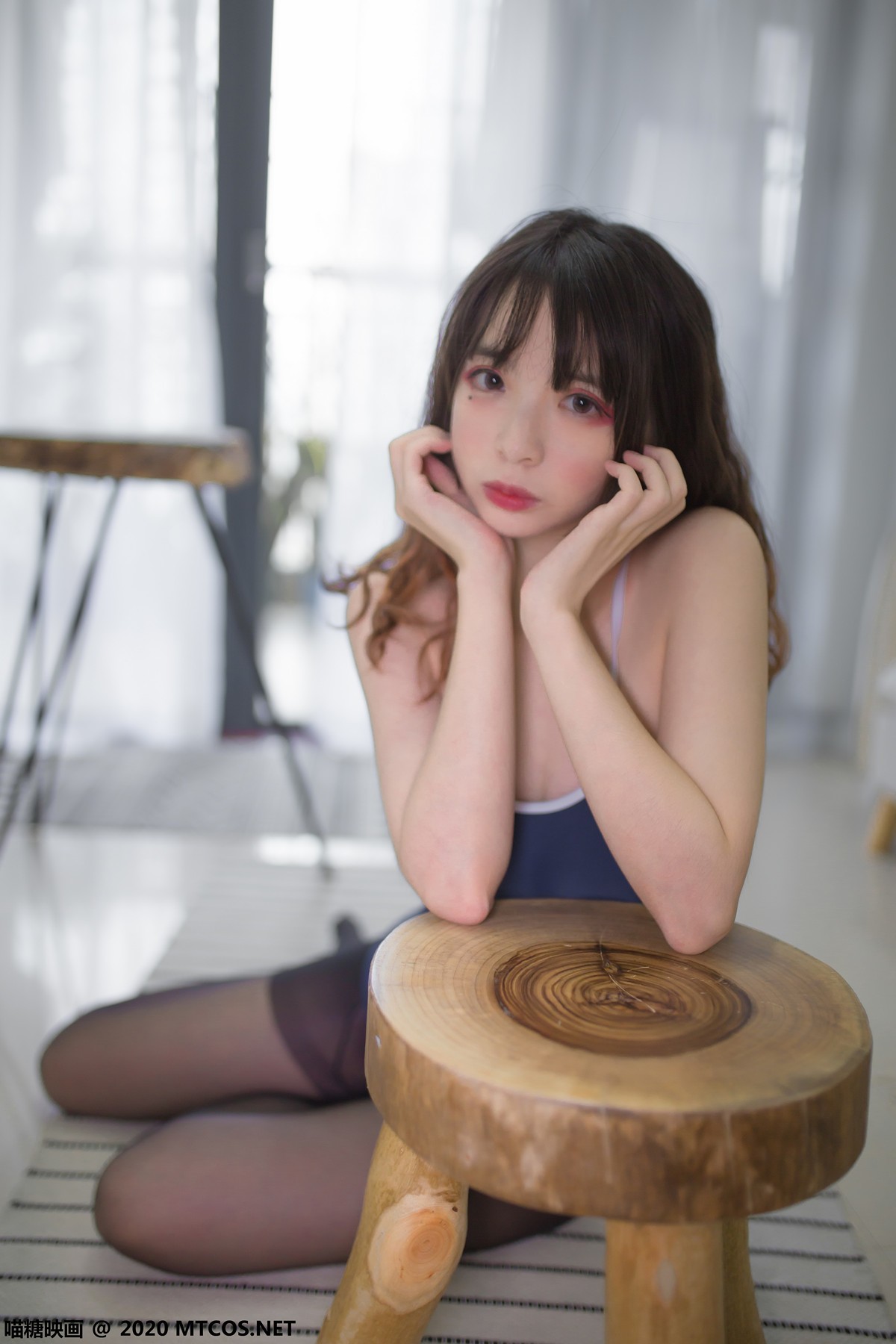 Jpxgyw.com_[喵糖映画]Vol.344_性感小美女私房沙发上吊带死库水配黑丝裤袜秀完美身材写真22P