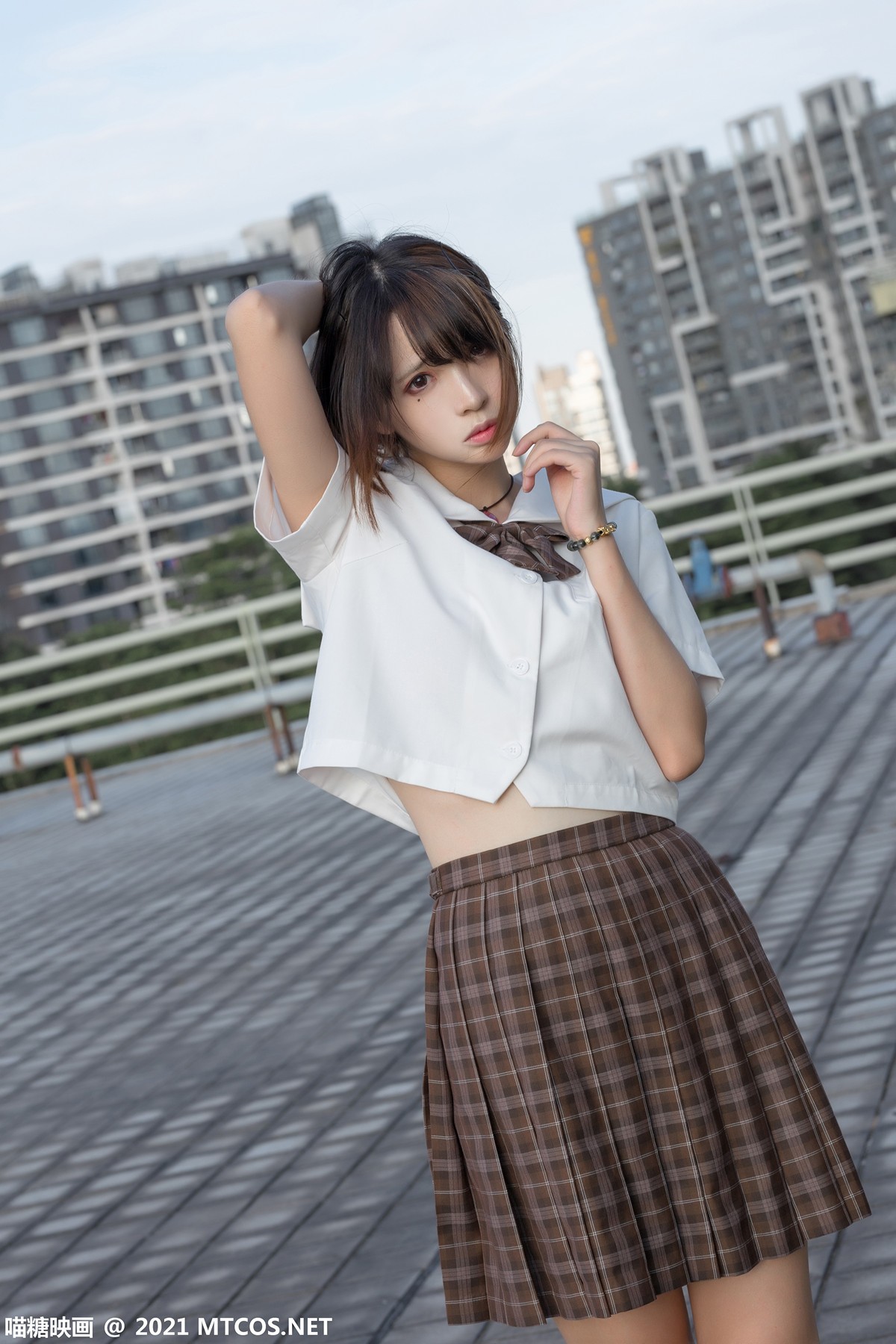 Jpxgyw.com_[喵糖映画]Vol.375_忧郁少女户外性感白衬衣配百褶短裙黑丝腿袜秀美腿迷人写真34P