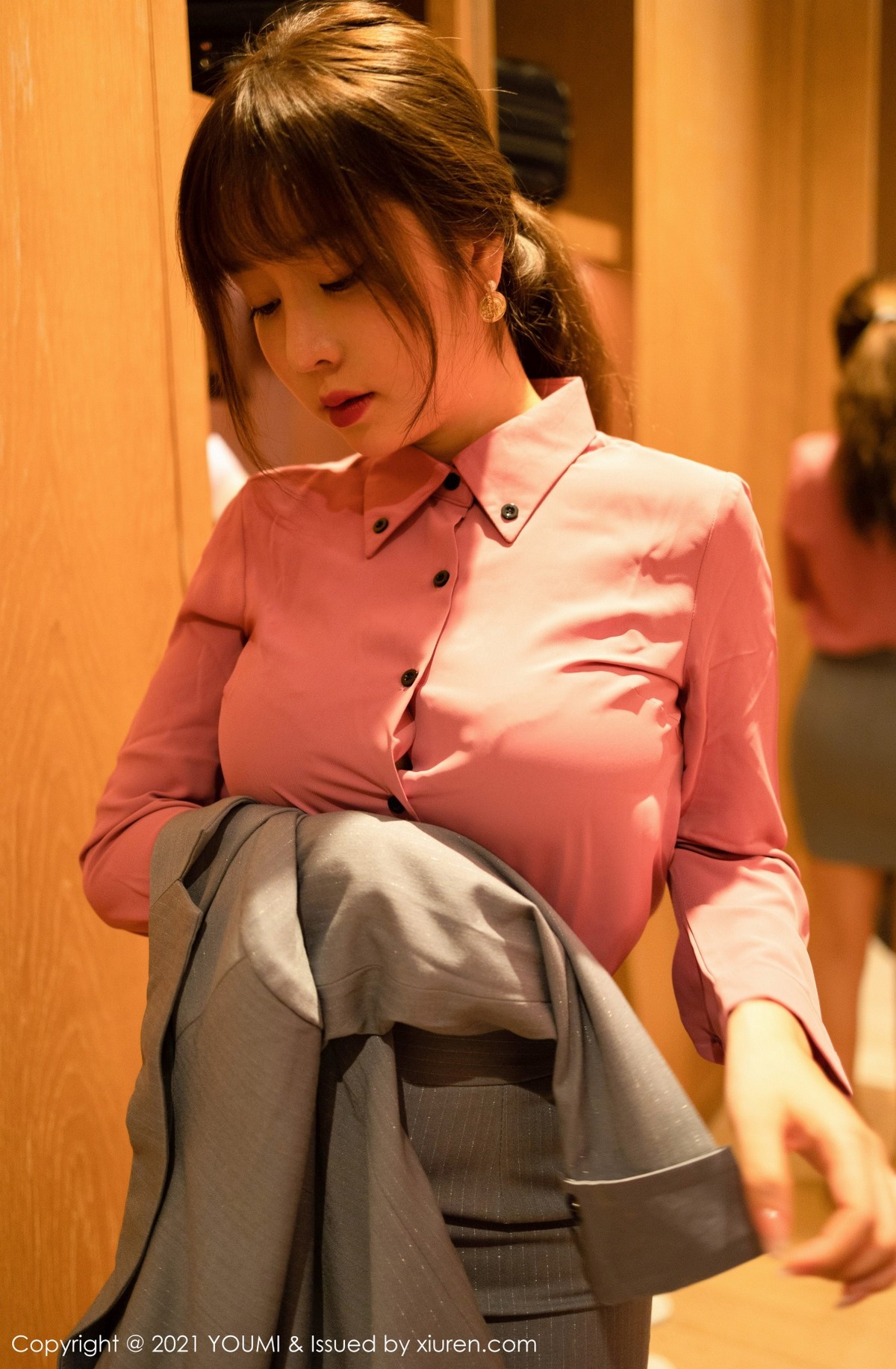 Jpxgyw.com_[YouMi尤蜜荟]Vol.627_女神王雨纯厦门旅拍私房浴室半脱露性感内衣湿身诱惑写真84P