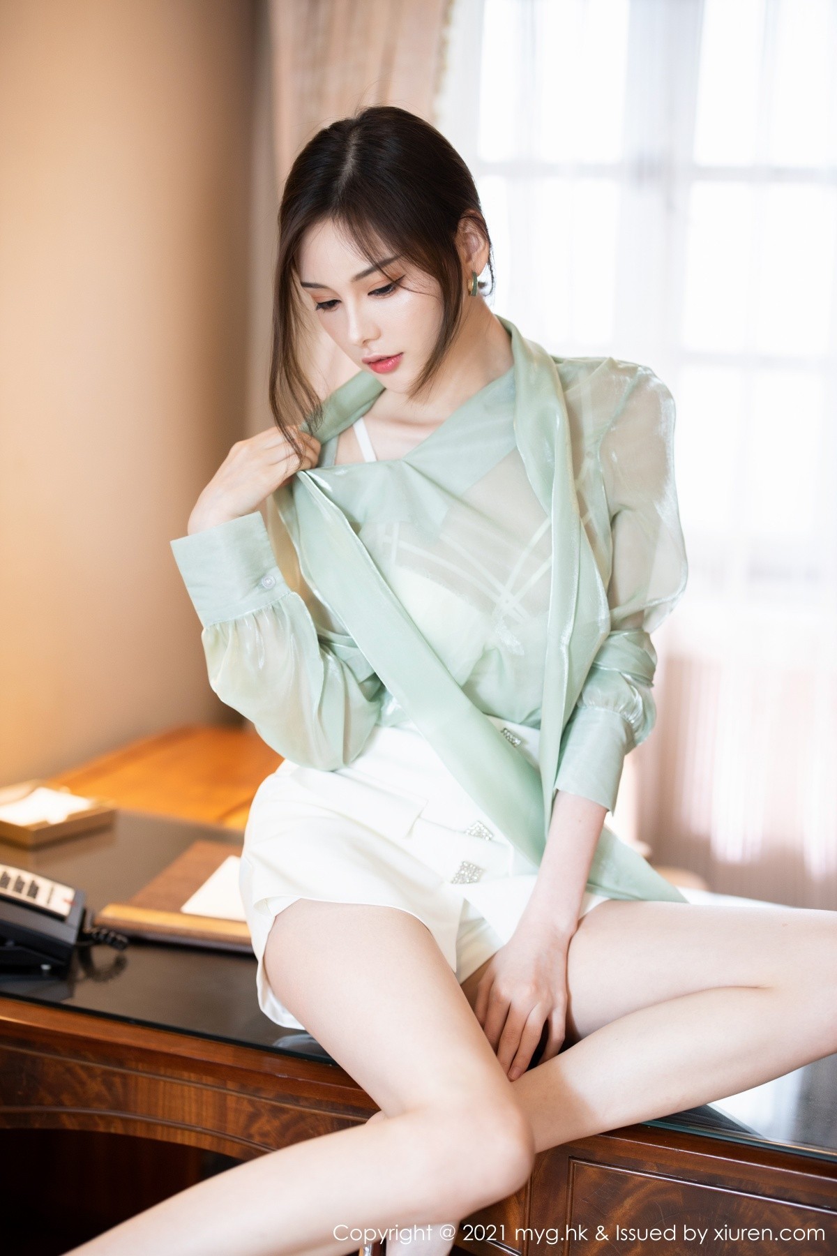 Jpxgyw.com_[MyGirl美媛馆]Vol.535_嫩模小夕juju私房半脱露白色连体情趣内衣秀火辣身材诱惑写真69P