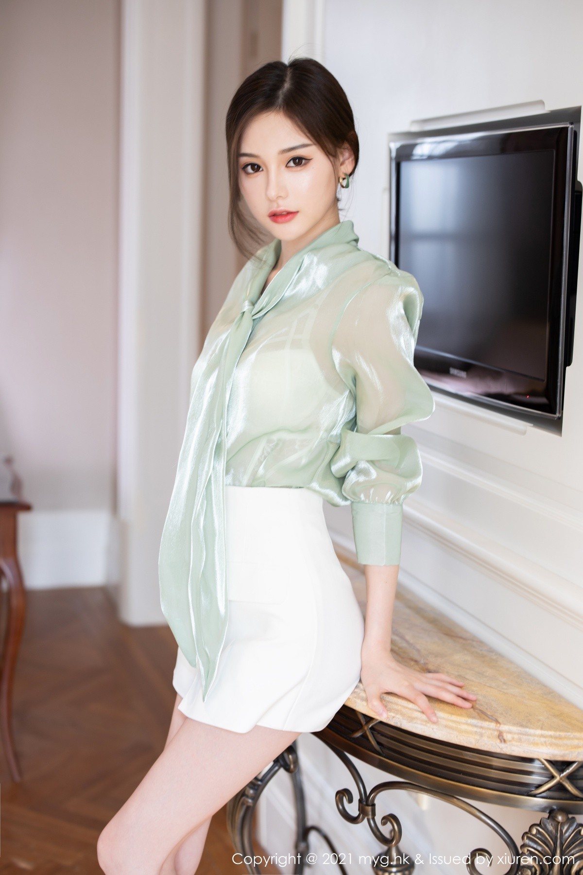 Jpxgyw.com_[MyGirl美媛馆]Vol.535_嫩模小夕juju私房半脱露白色连体情趣内衣秀火辣身材诱惑写真69P