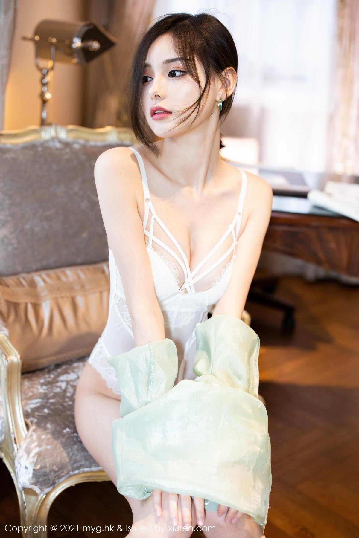 Jpxgyw.com_[MyGirl美媛馆]Vol.535_嫩模小夕juju私房半脱露白色连体情趣内衣秀火辣身材诱惑写真69P
