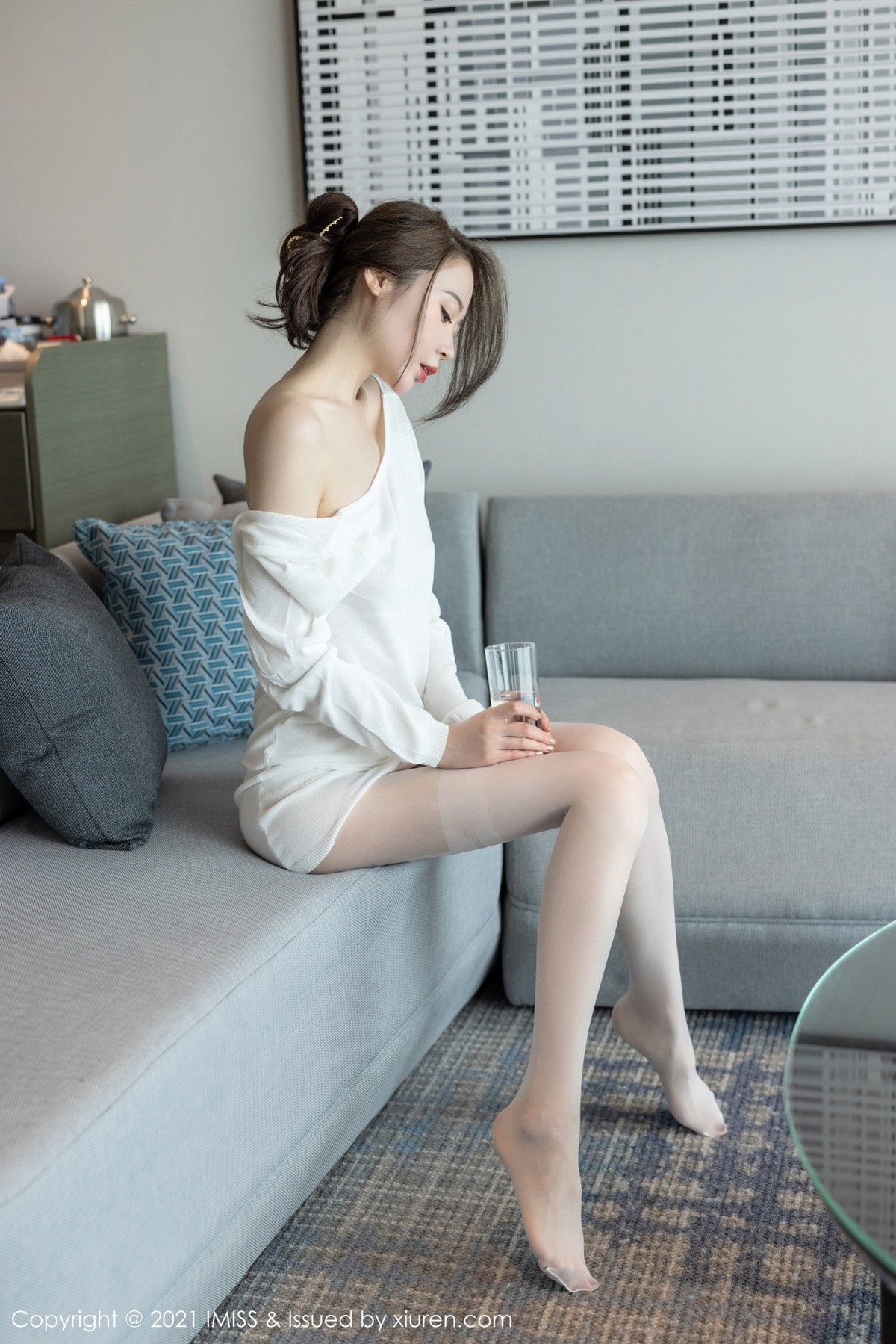 Jpxgyw.com_[IMISS爱蜜社]Vol.628_模特梦心月心愿旅拍轻透白色上衣配超薄肉丝裤袜极致诱惑写真57P