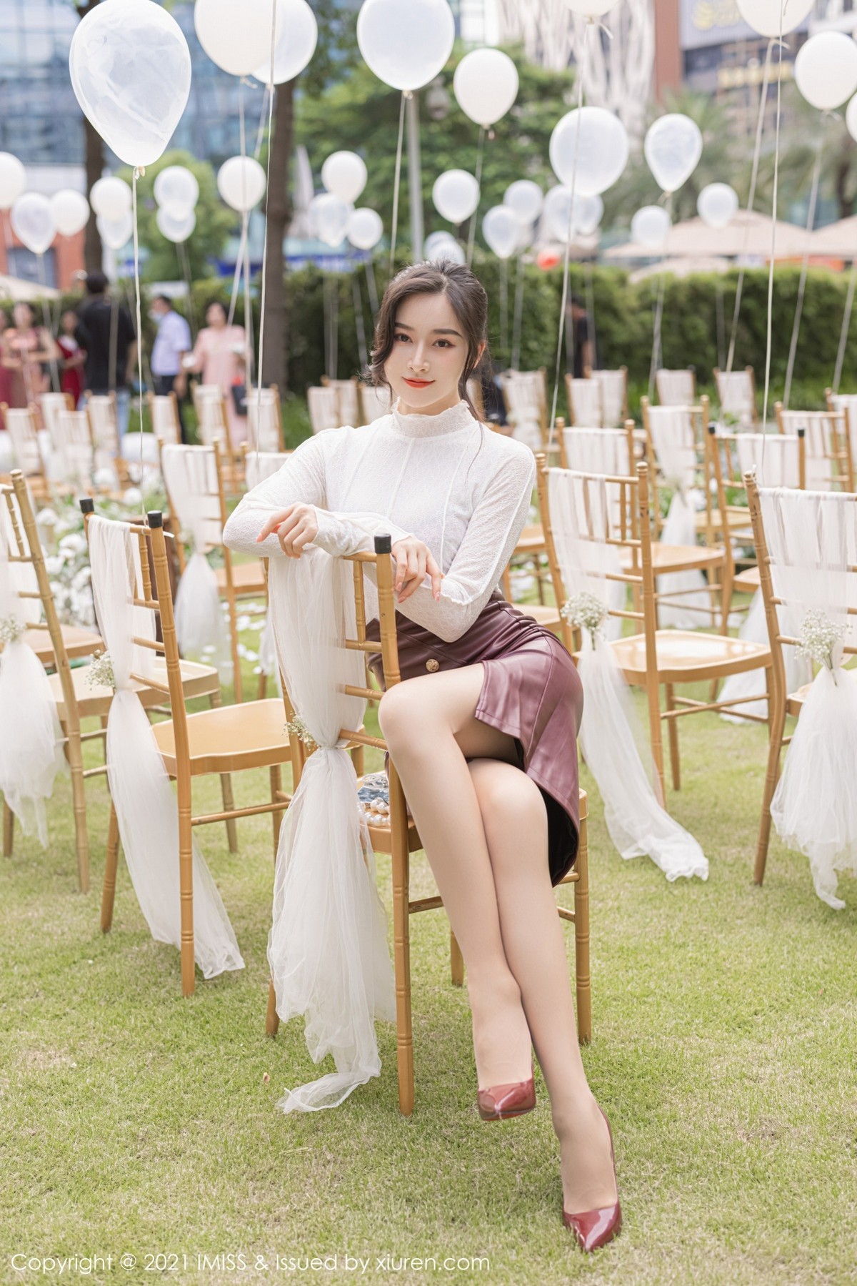 Jpxgyw.com_[IMISS爱蜜社]Vol.630_气质美女Vanessa私房半脱露性感透视内衣秀完美身材诱惑写真67P