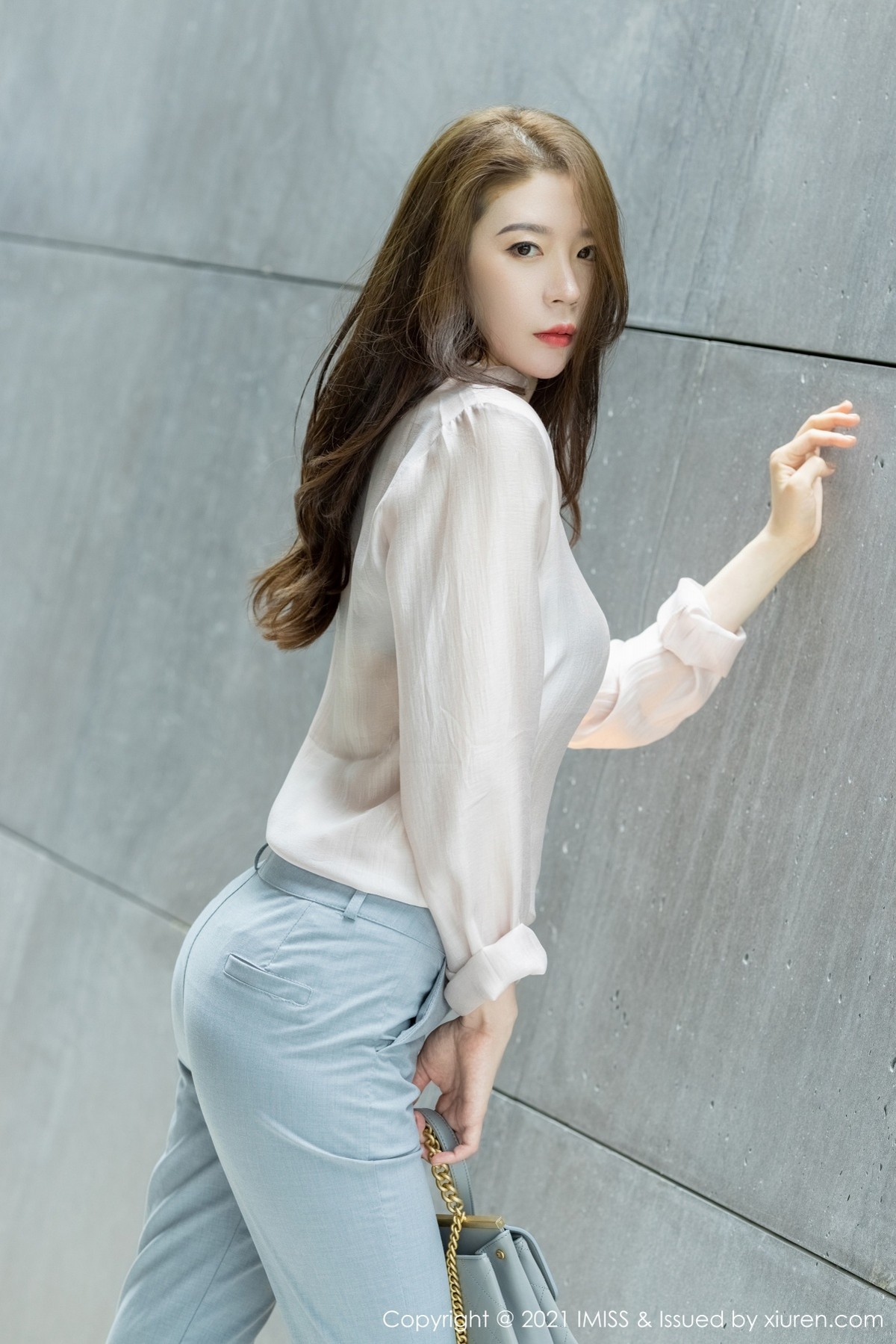 Jpxgyw.com_[IMISS爱蜜社]Vol.631_模特梦心月心愿旅拍都市OL主题私房半脱露性感内衣诱惑写真56P