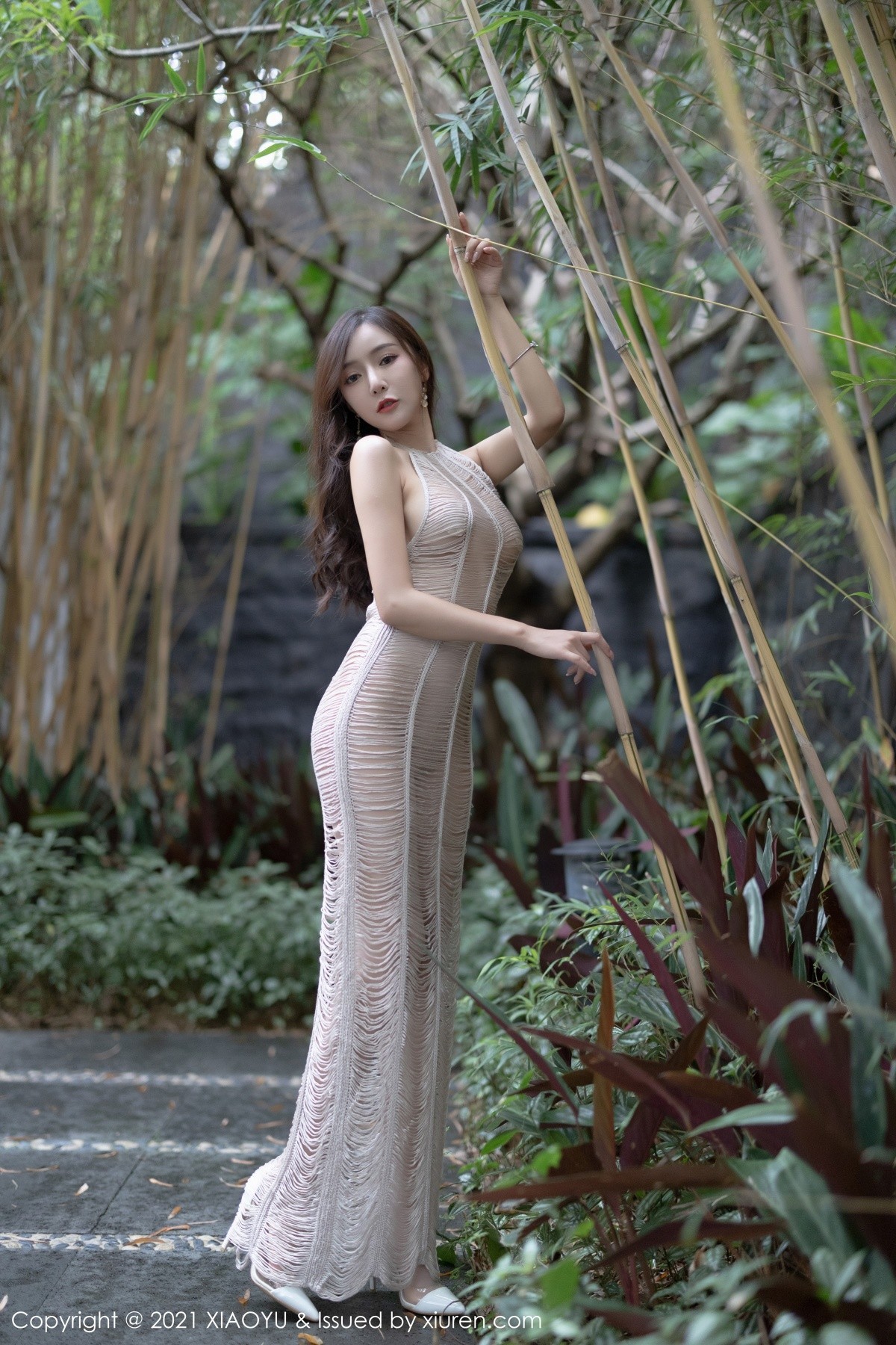 Jpxgyw.com_[XiaoYu画语界]Vol.617_女神王馨瑶yanni户外缕空薄纱长裙透视秀火辣身材极致诱惑写真76P