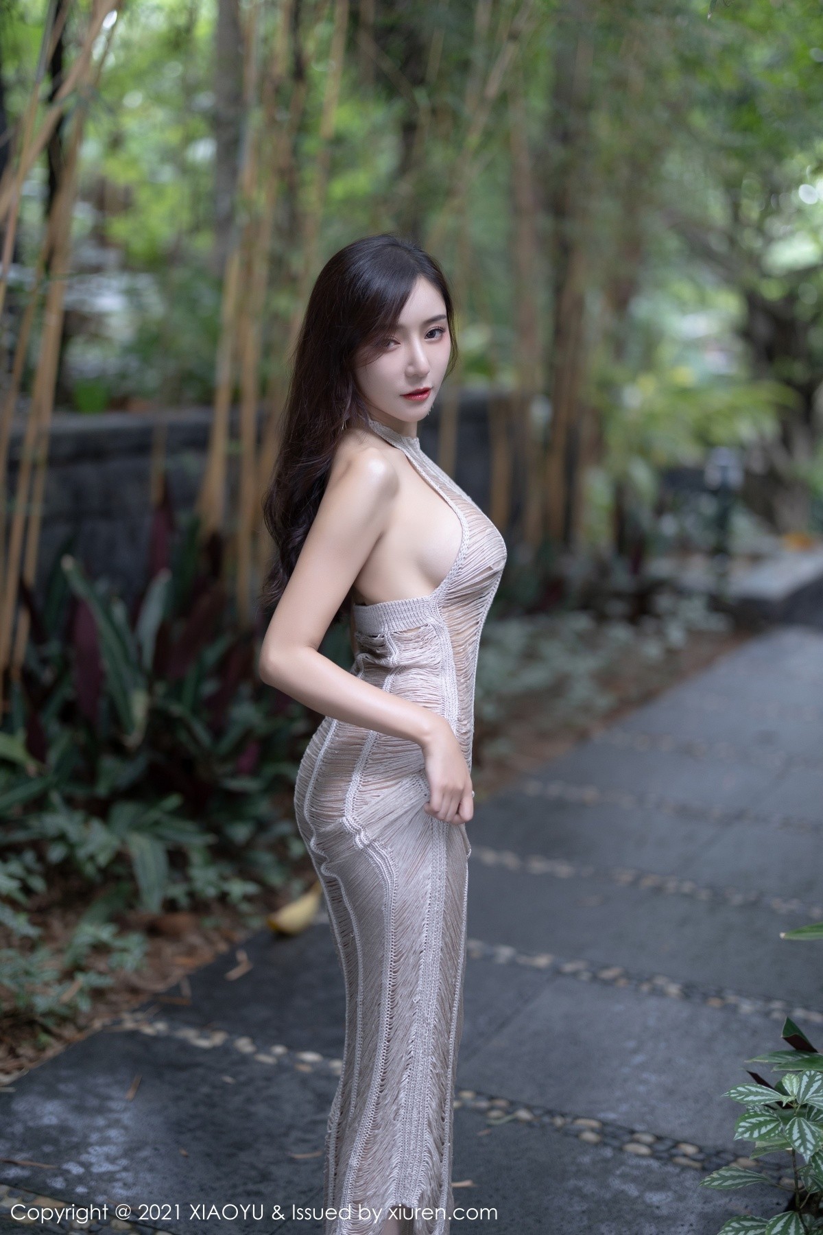 Jpxgyw.com_[XiaoYu画语界]Vol.617_女神王馨瑶yanni户外缕空薄纱长裙透视秀火辣身材极致诱惑写真76P